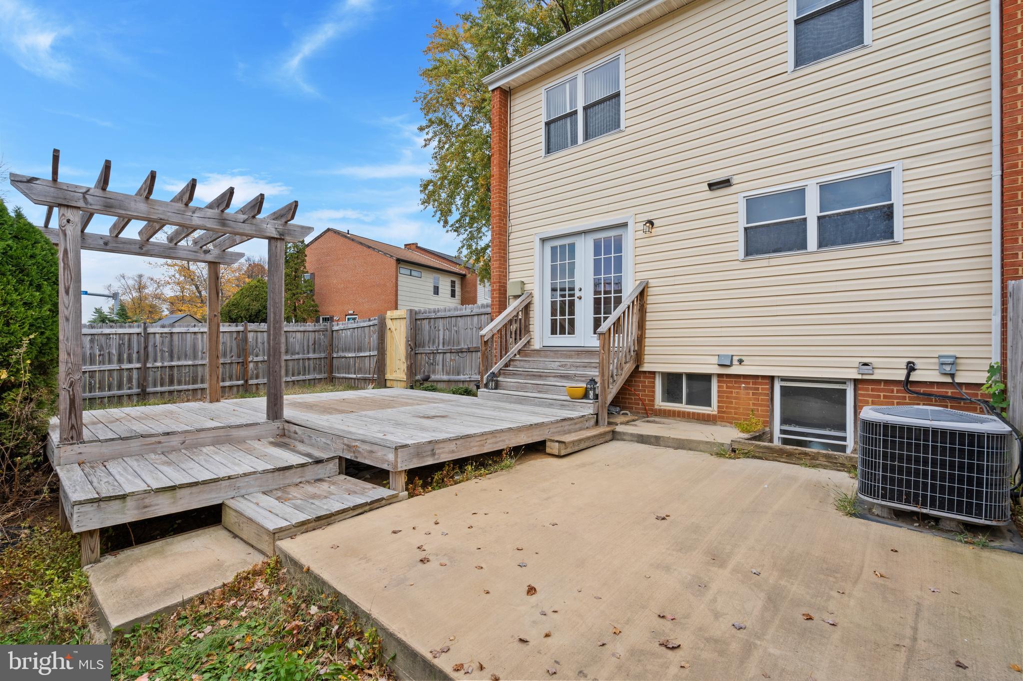 CRESTWOOD VILLAGE - Residential