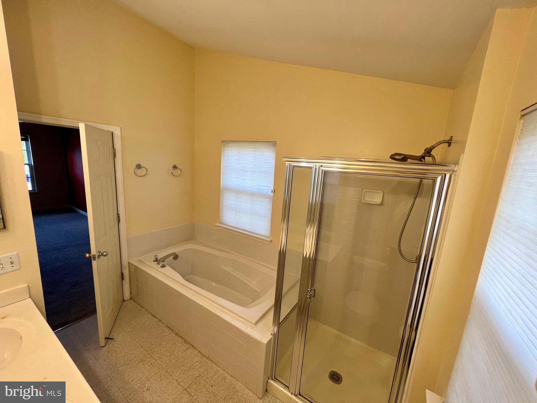 WOODMORE - Residential Lease