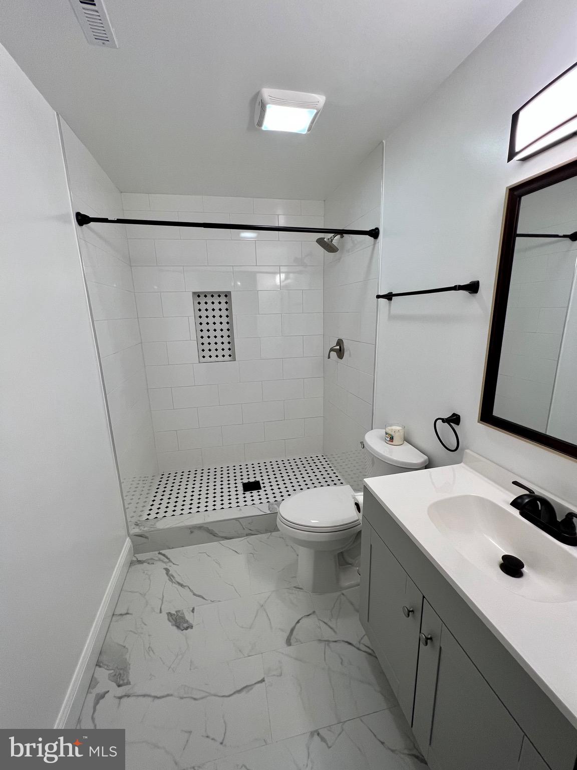 WOODMORE - Residential Lease