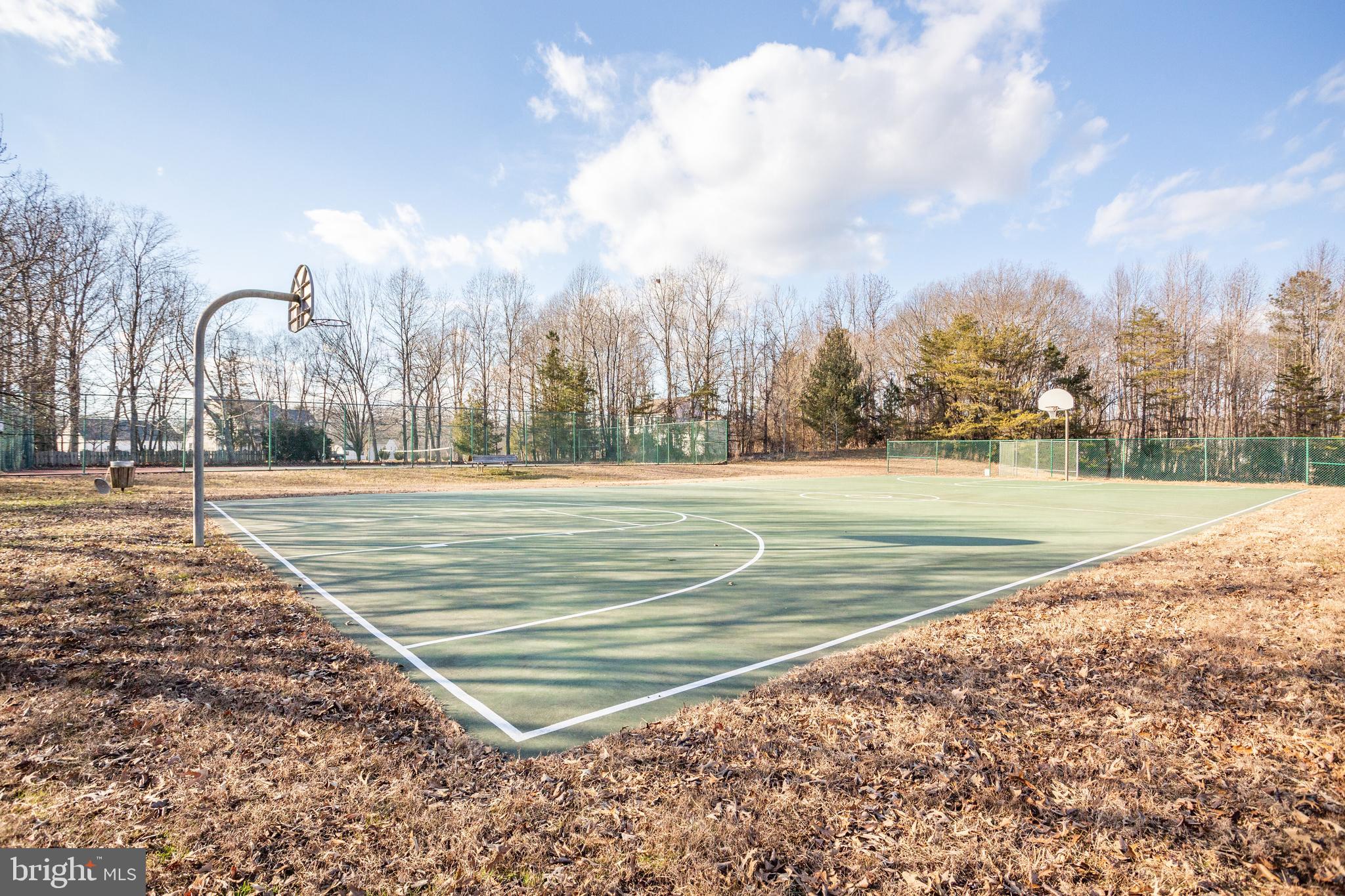 WHISPERING WOODS - Residential