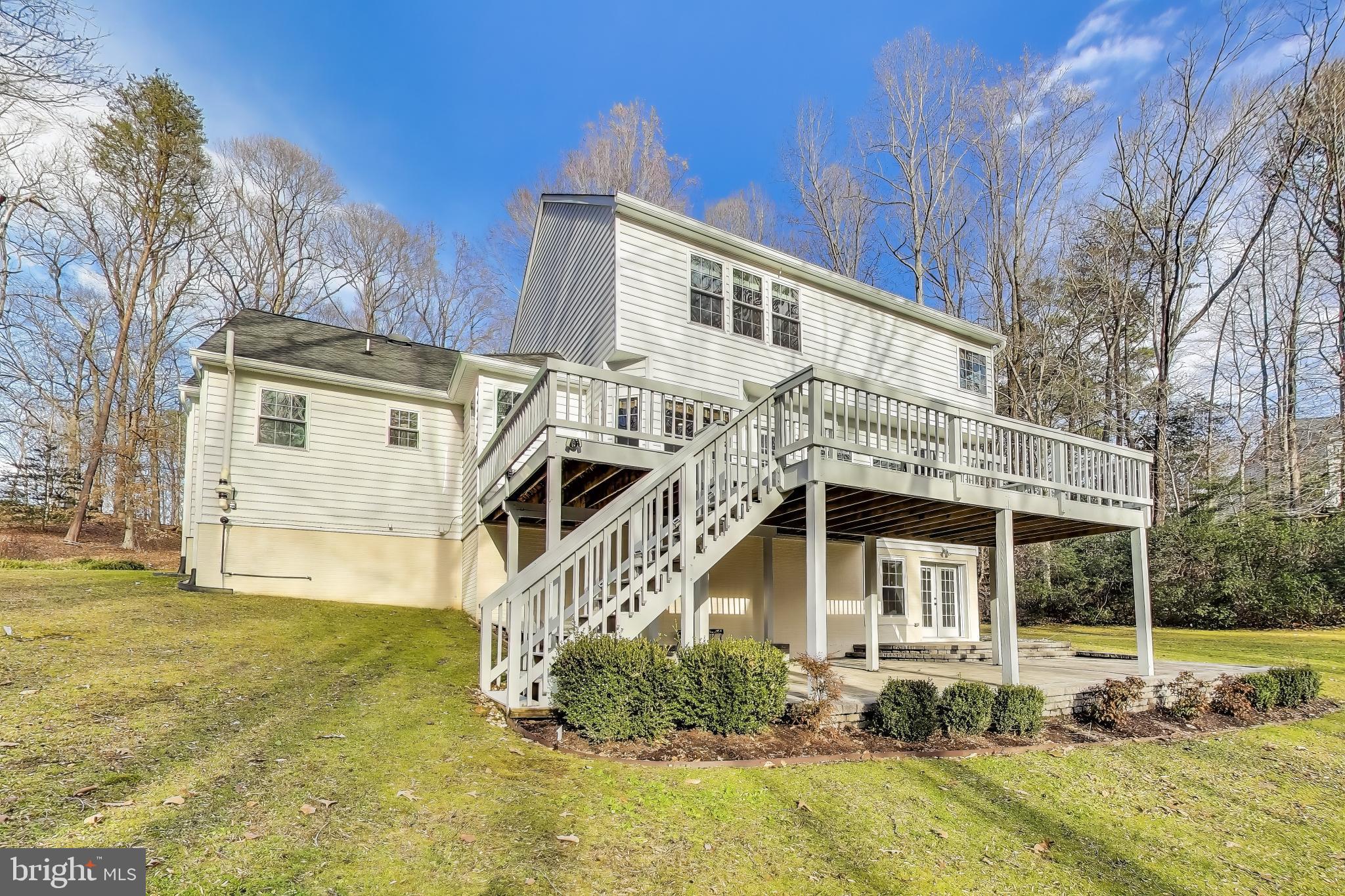 WHISPERING WOODS - Residential