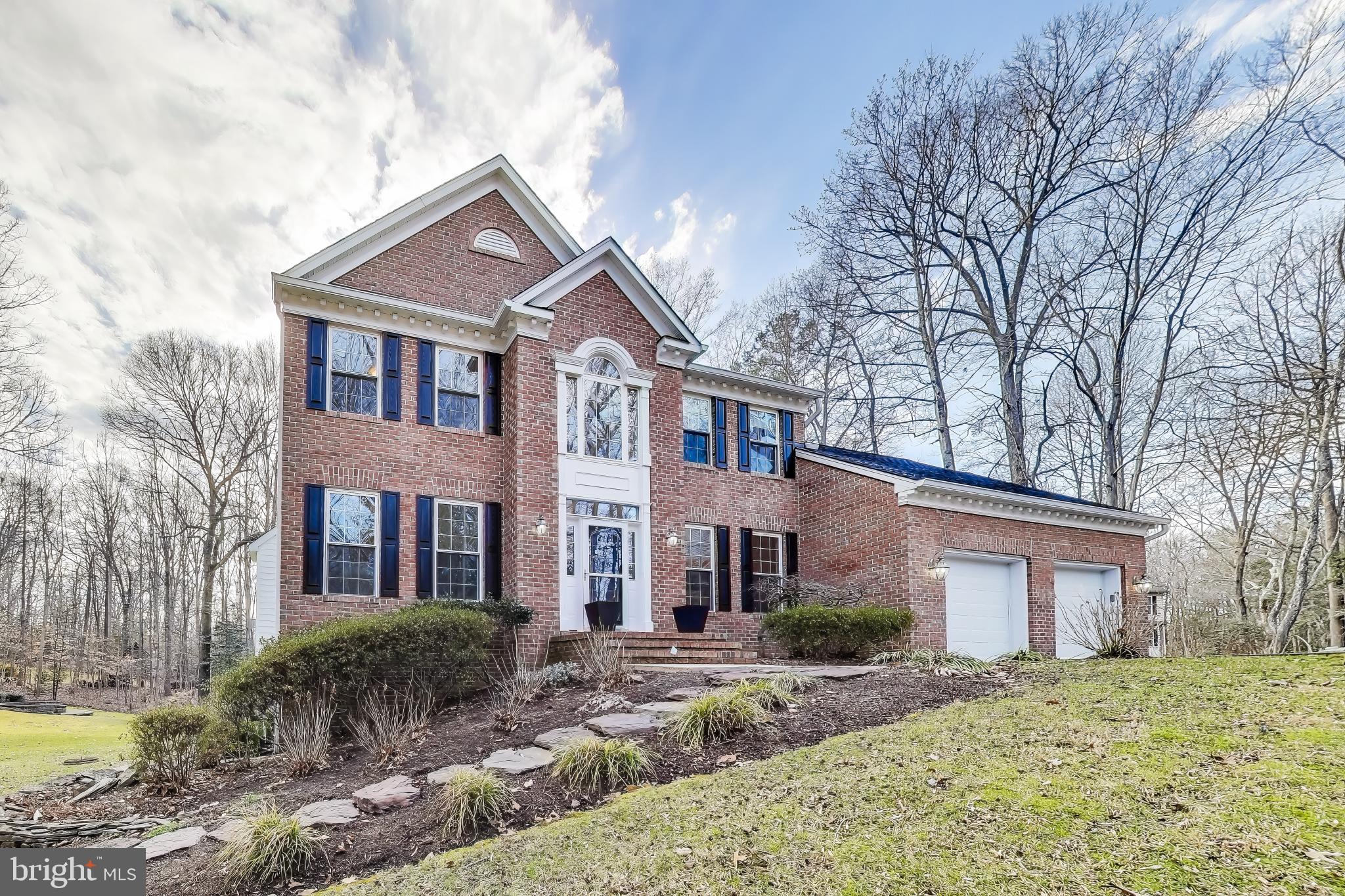 WHISPERING WOODS - Residential