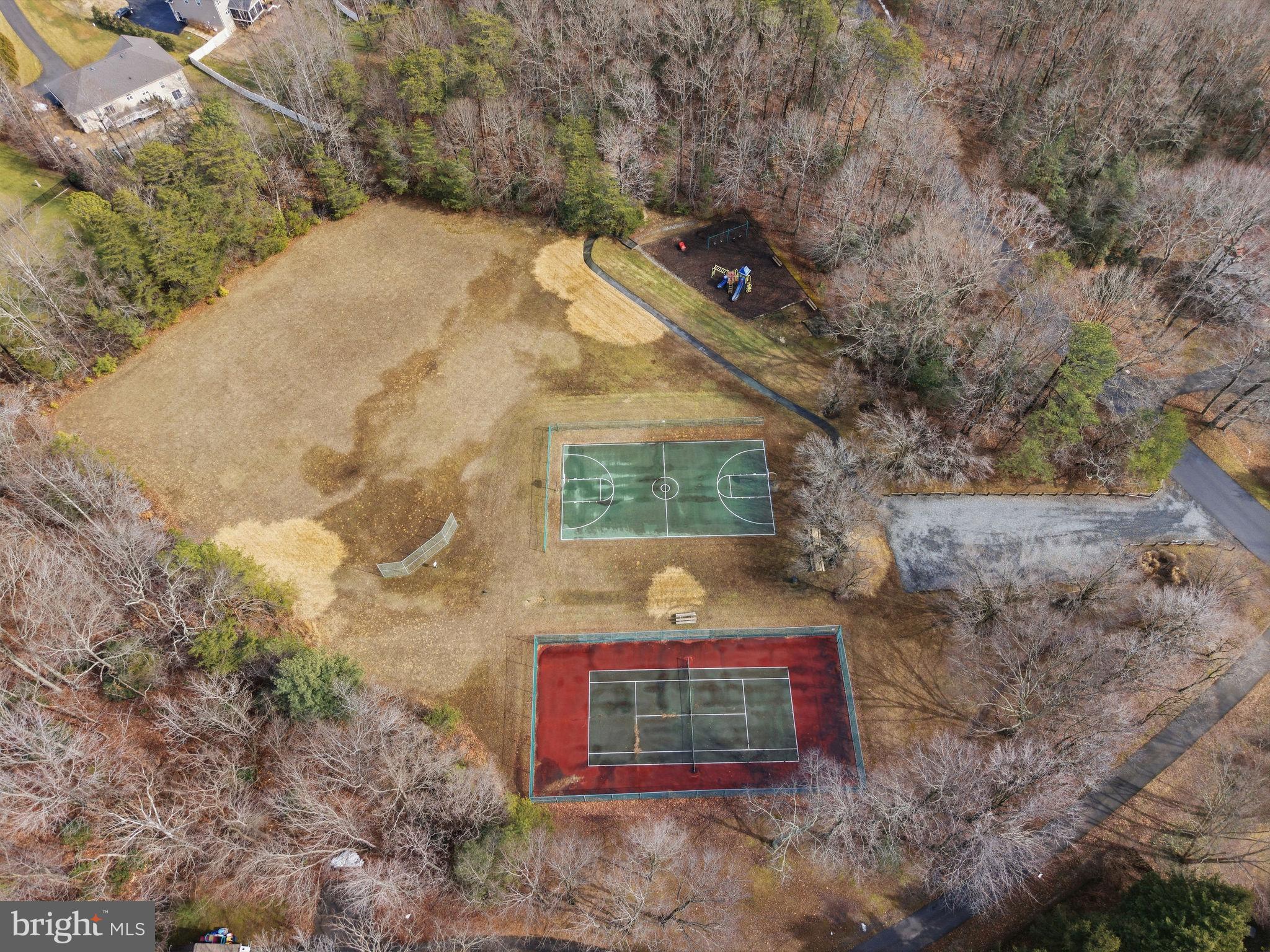 WHISPERING WOODS - Residential