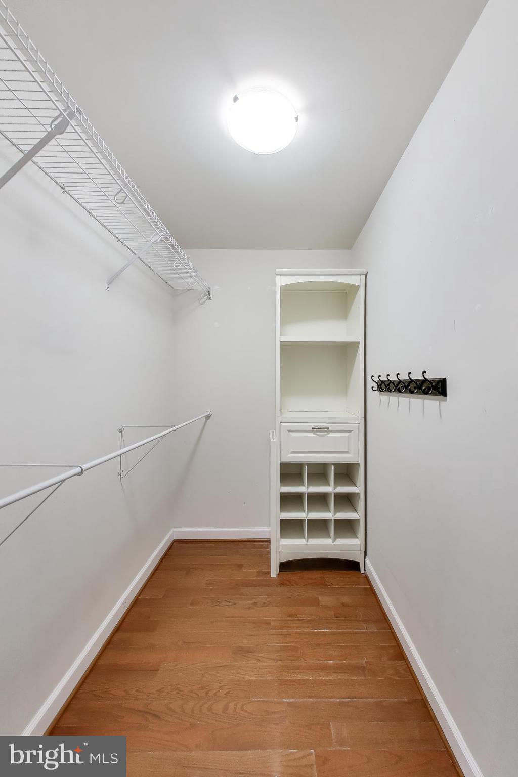 WHISPERING WOODS - Residential