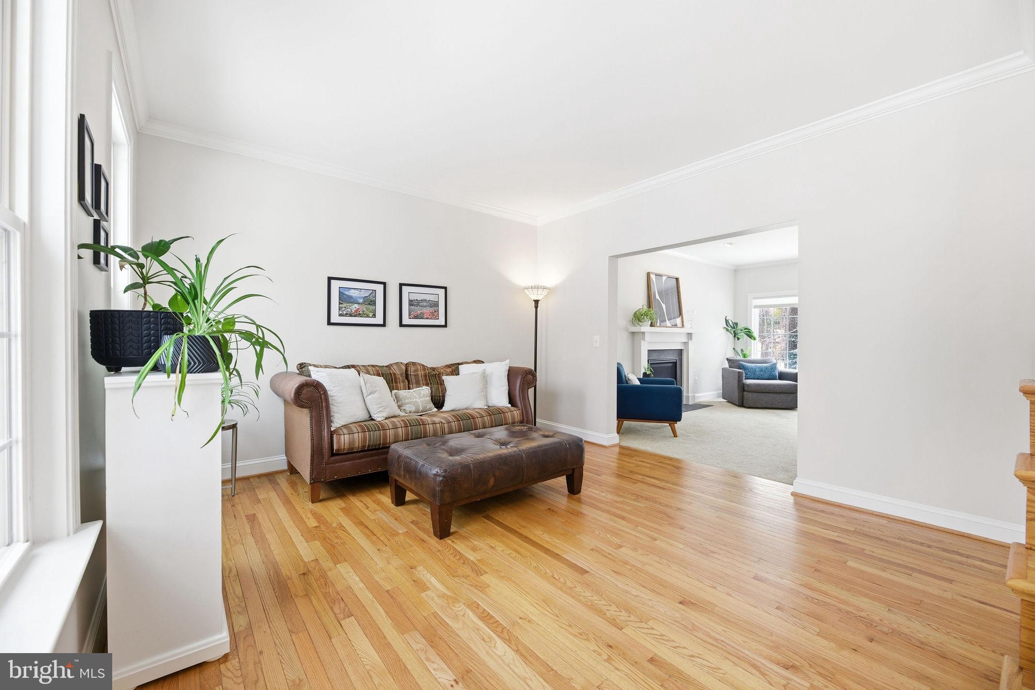 WHISPERING WOODS - Residential