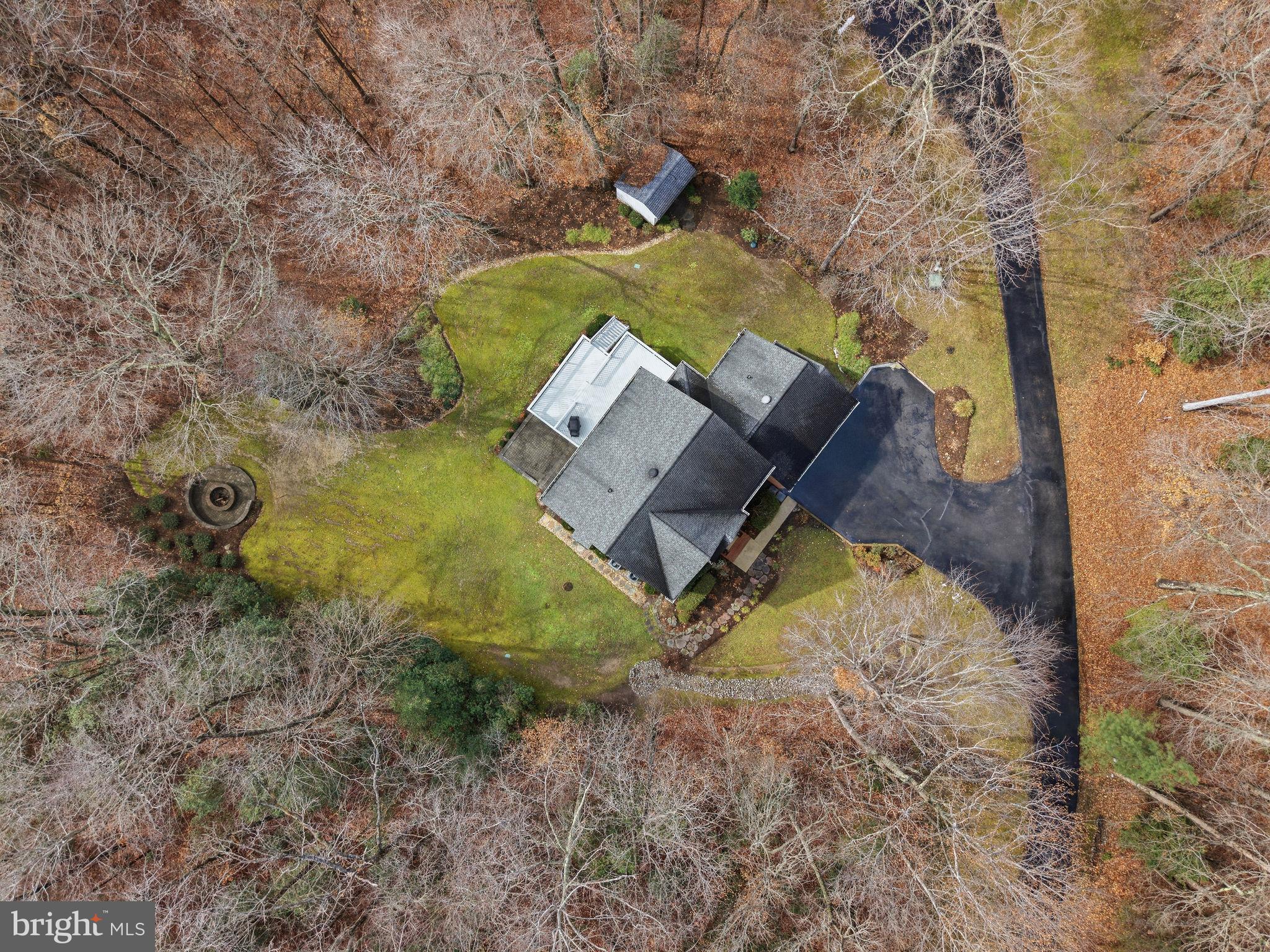 WHISPERING WOODS - Residential