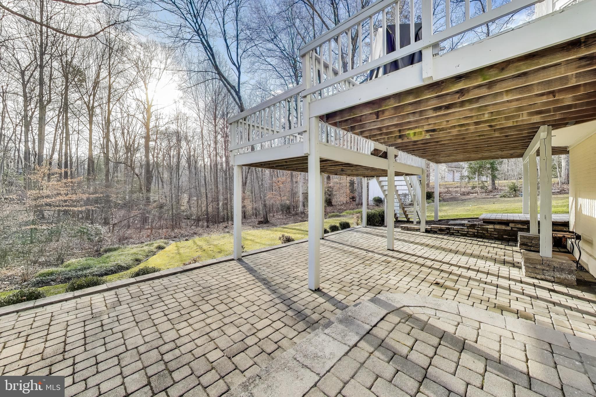 WHISPERING WOODS - Residential