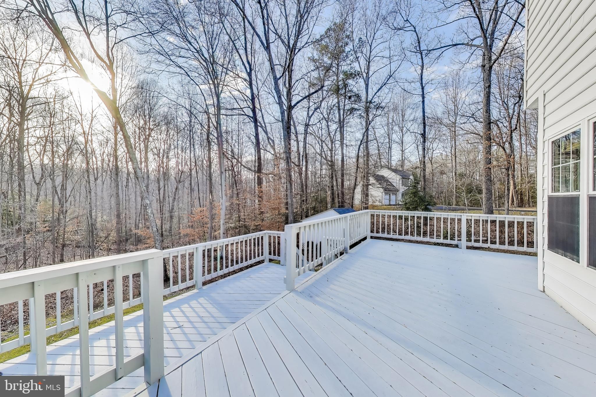 WHISPERING WOODS - Residential