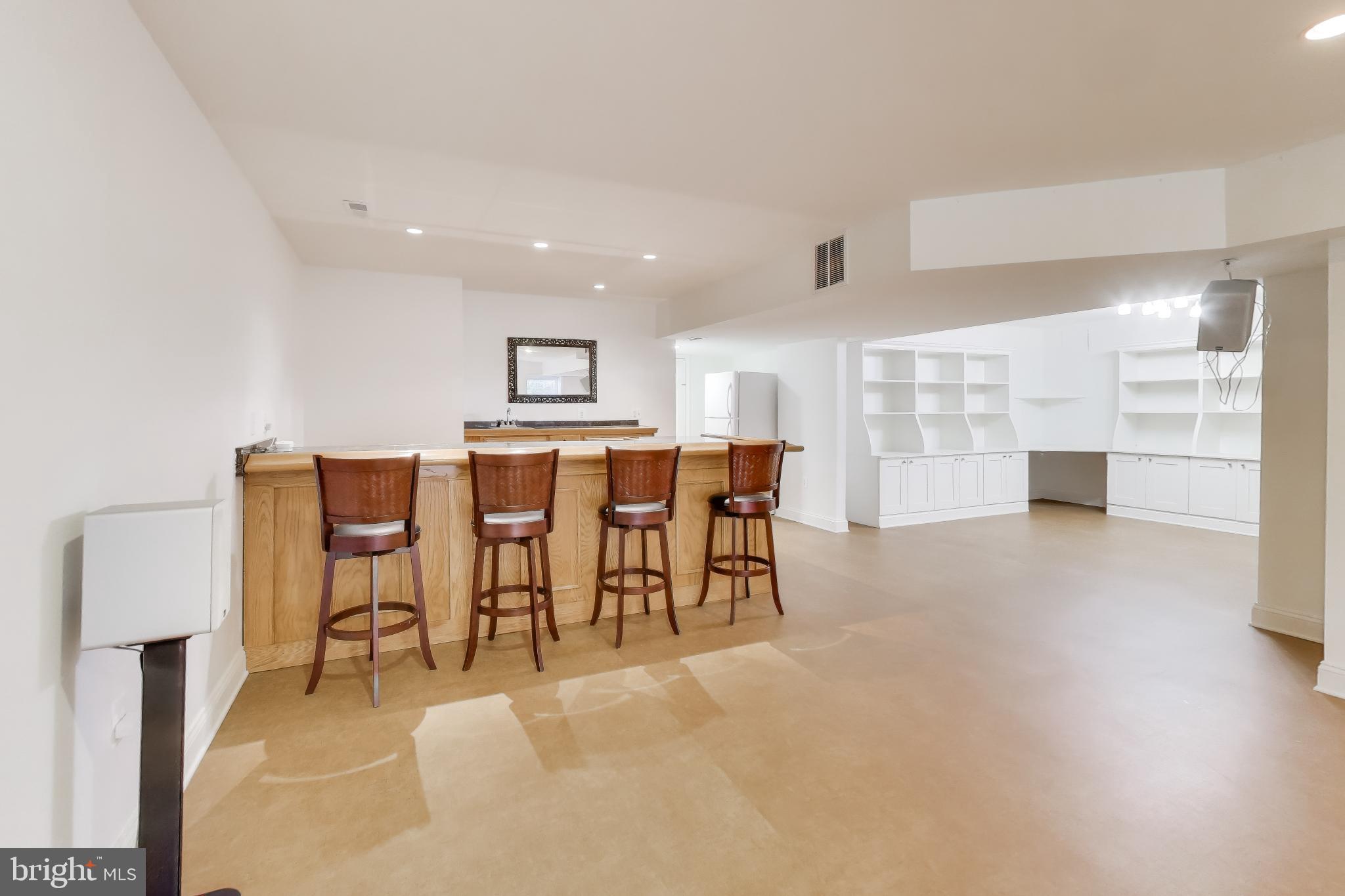 WHISPERING WOODS - Residential