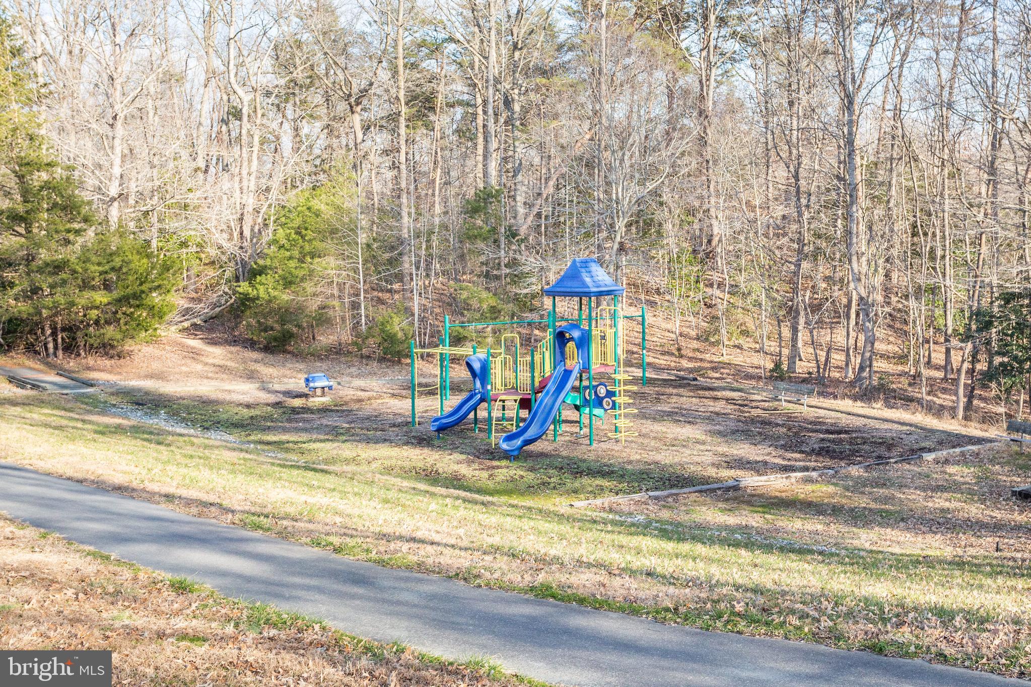 WHISPERING WOODS - Residential