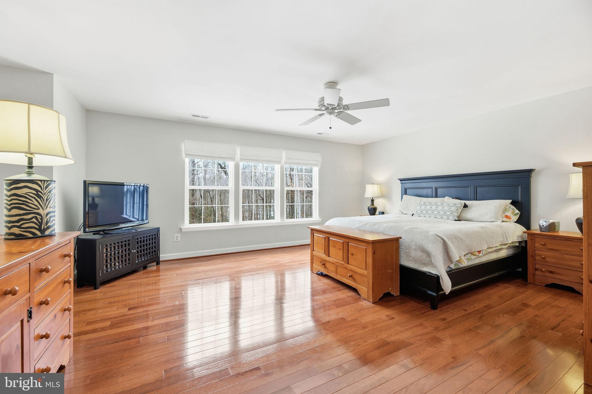 WHISPERING WOODS - Residential