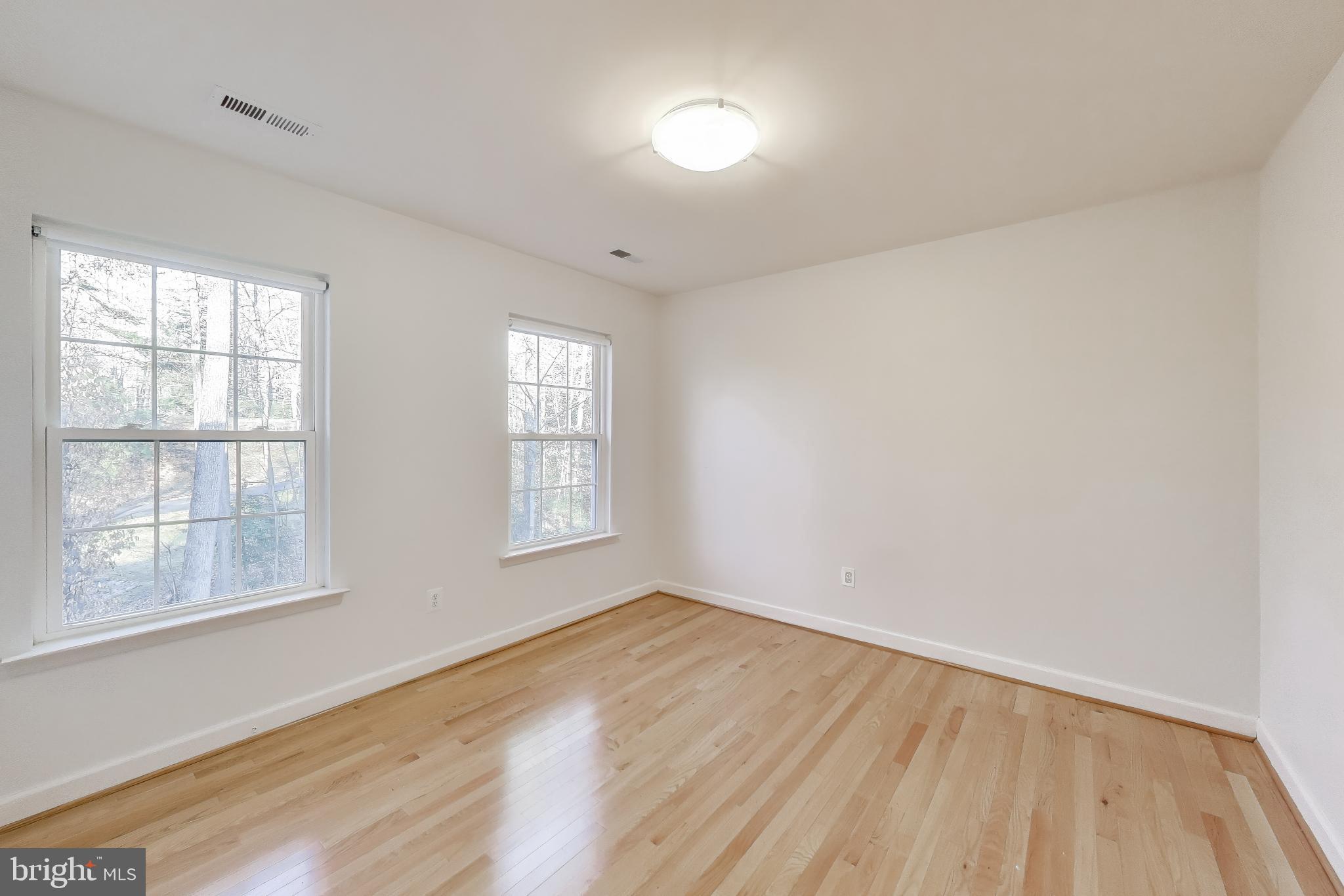 WHISPERING WOODS - Residential