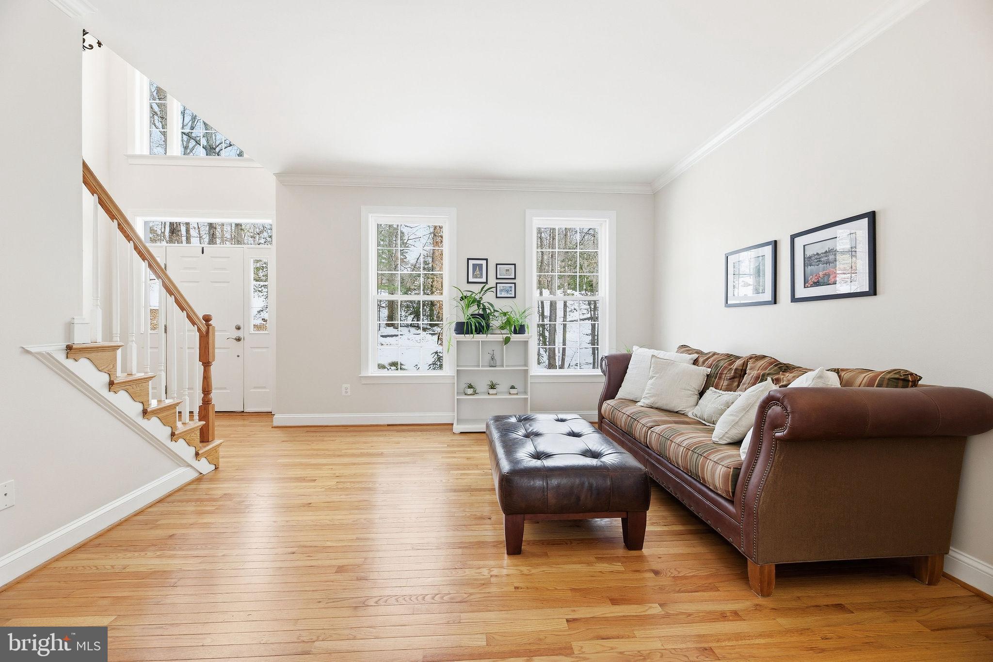 WHISPERING WOODS - Residential