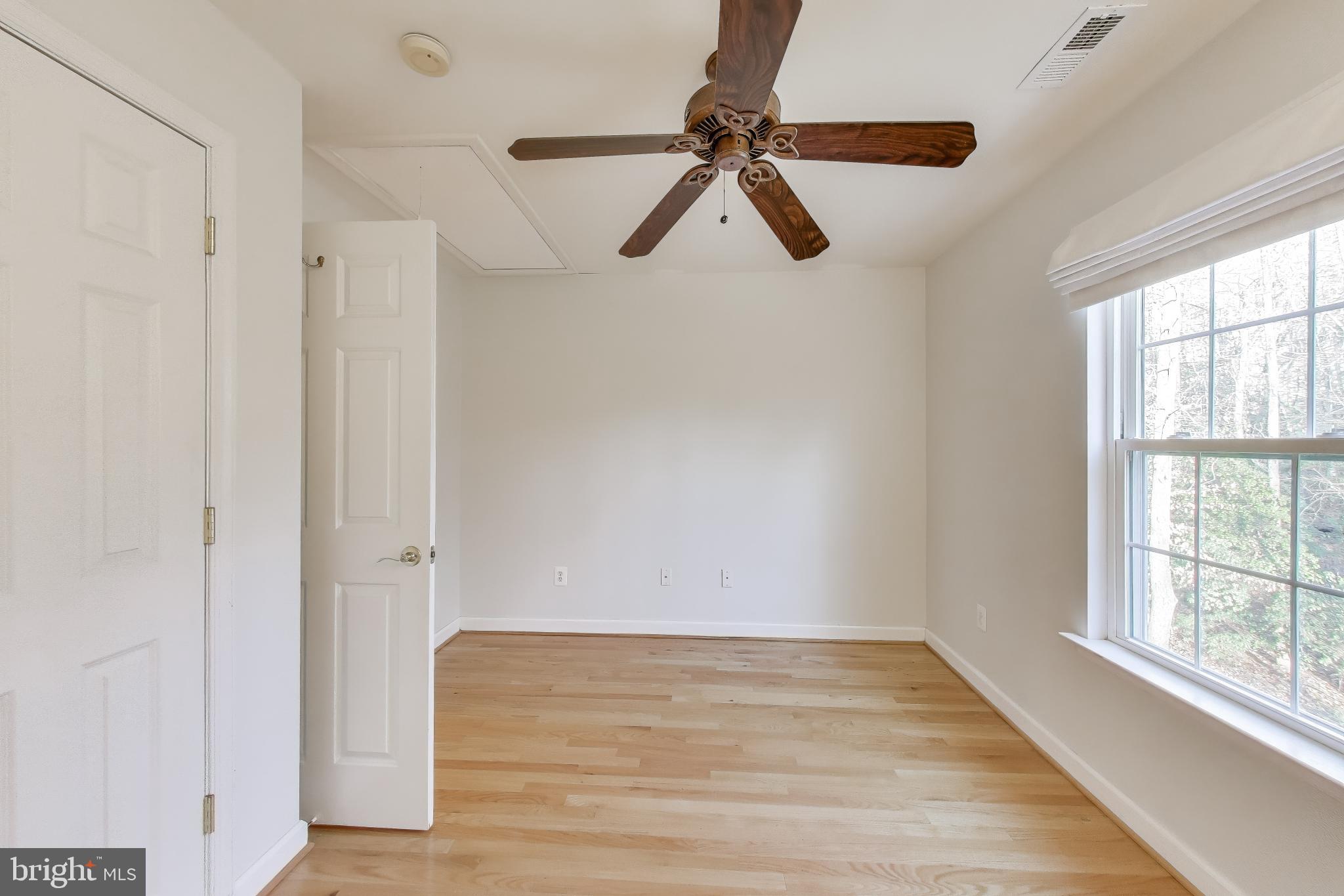 WHISPERING WOODS - Residential