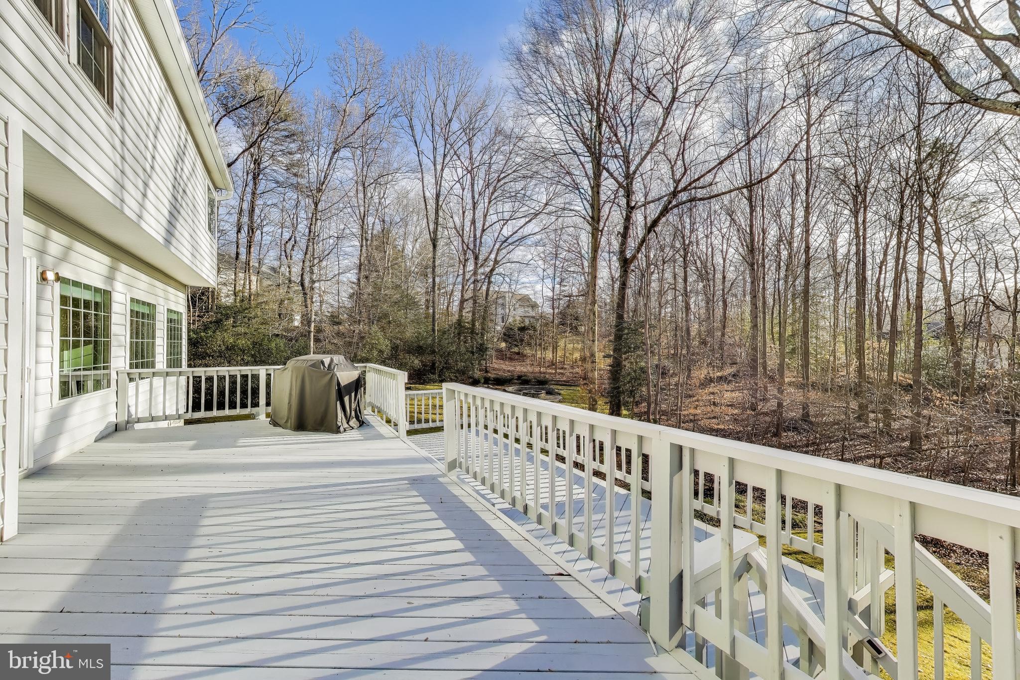 WHISPERING WOODS - Residential