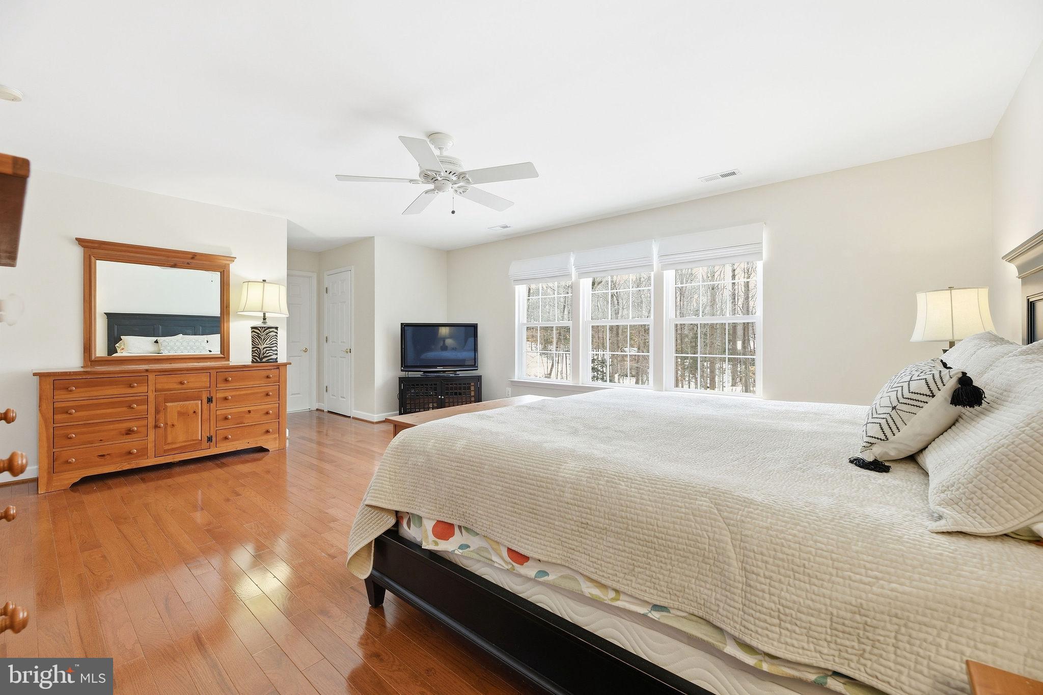 WHISPERING WOODS - Residential