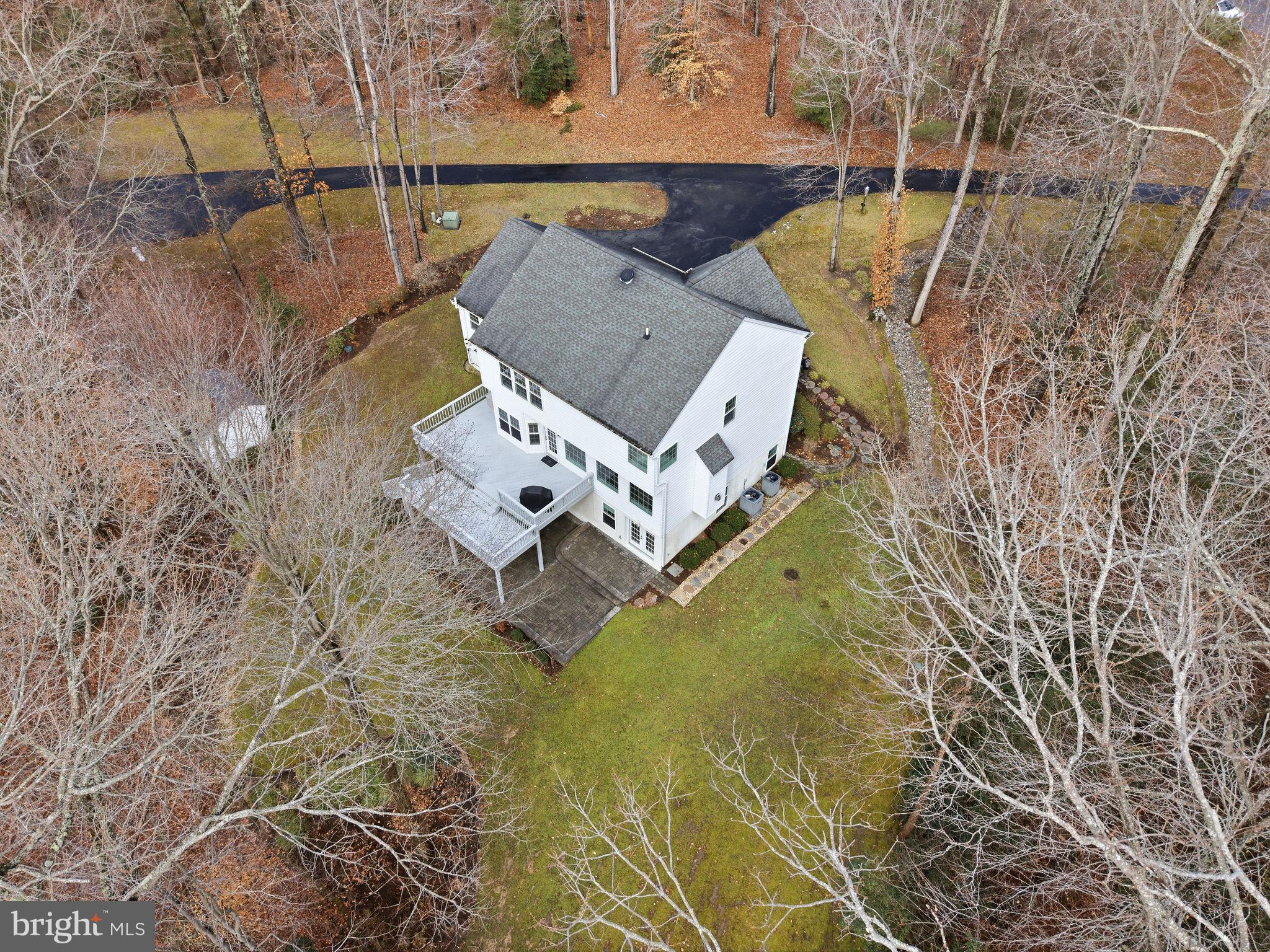 WHISPERING WOODS - Residential