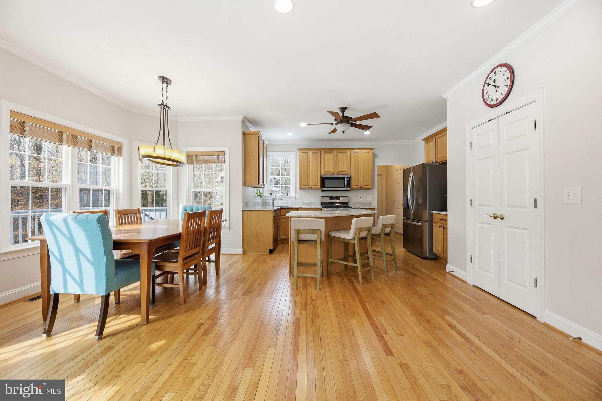 WHISPERING WOODS - Residential