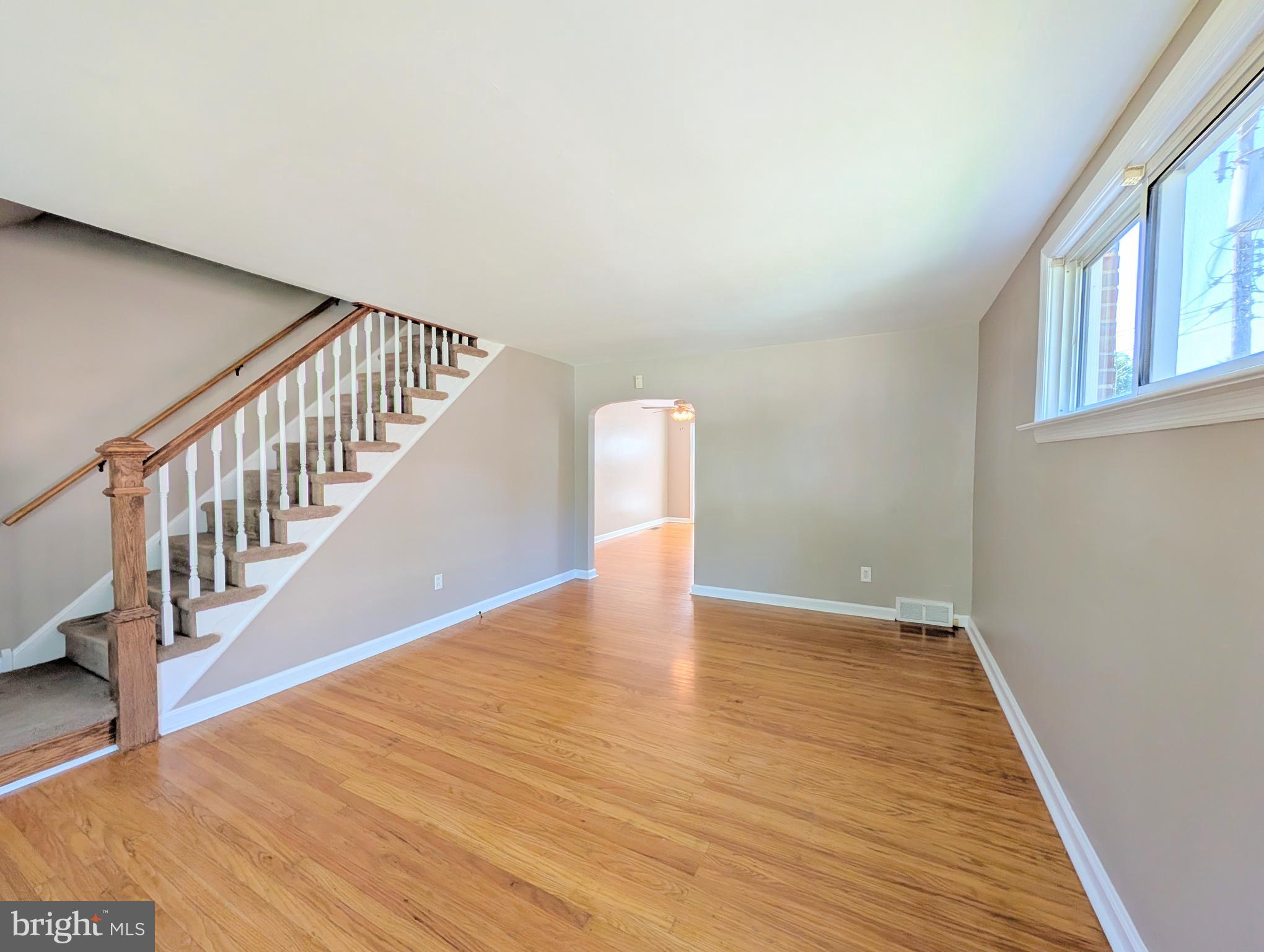 1042 HOPKINS AVENUE