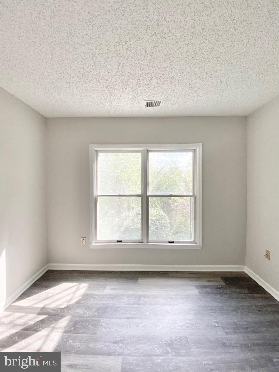 GLEN HOLLOW - Residential