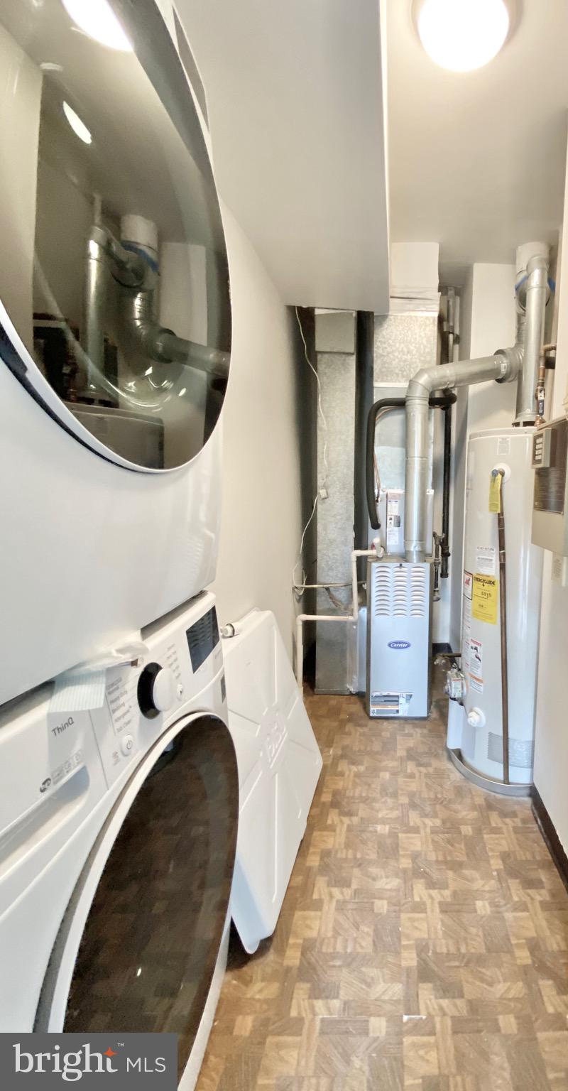 GLEN HOLLOW - Residential