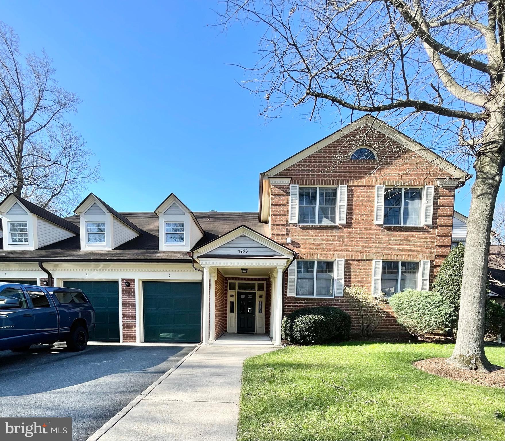 GLEN HOLLOW - Residential