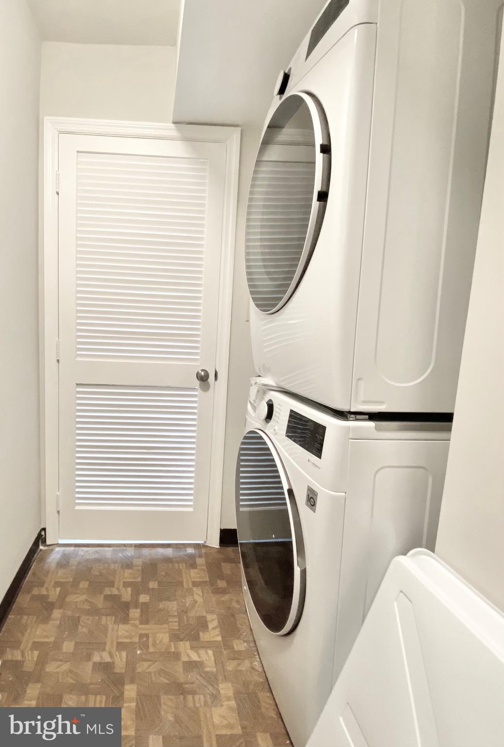 GLEN HOLLOW - Residential