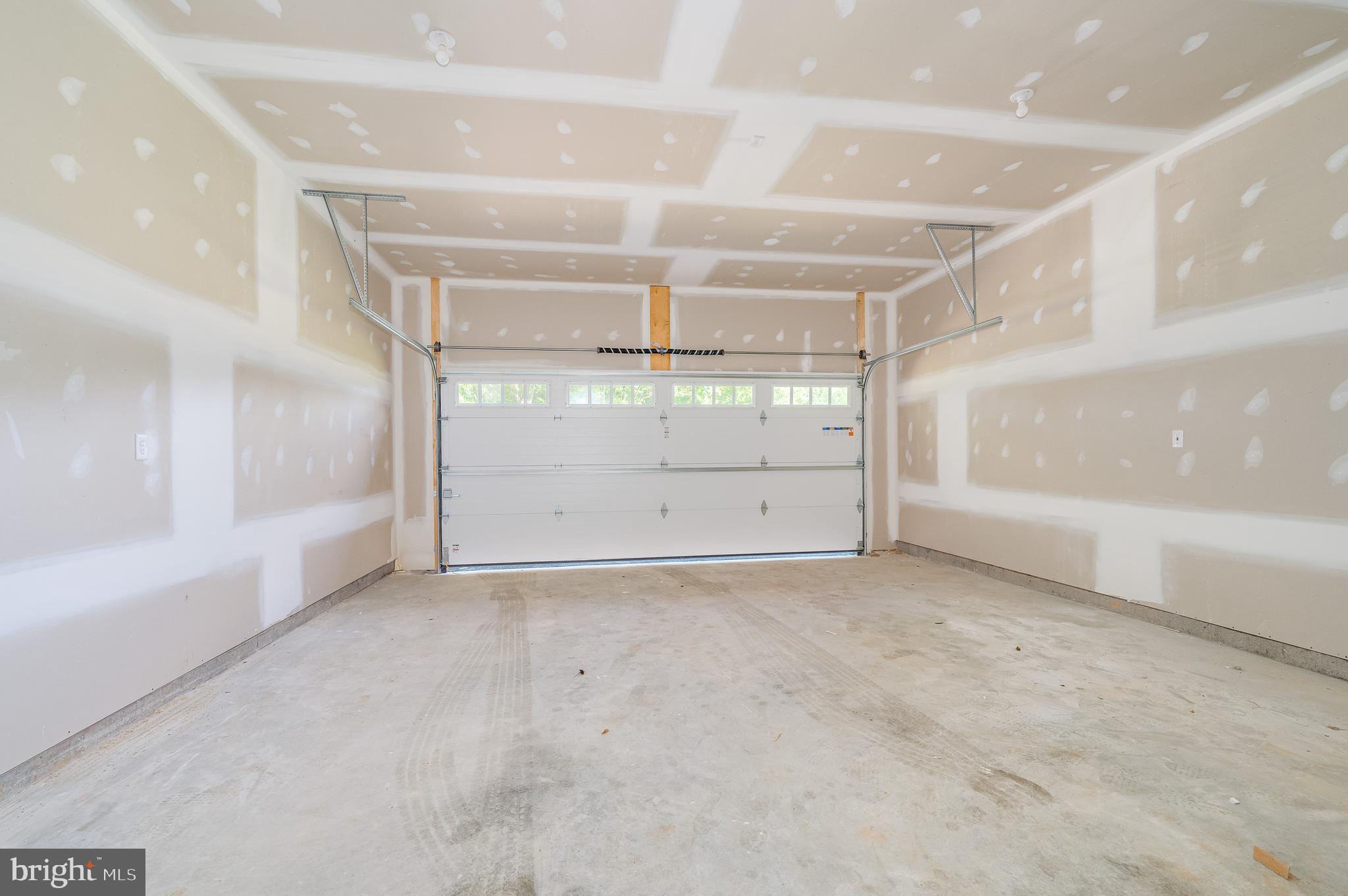 POTOMAC RIDGE - Residential