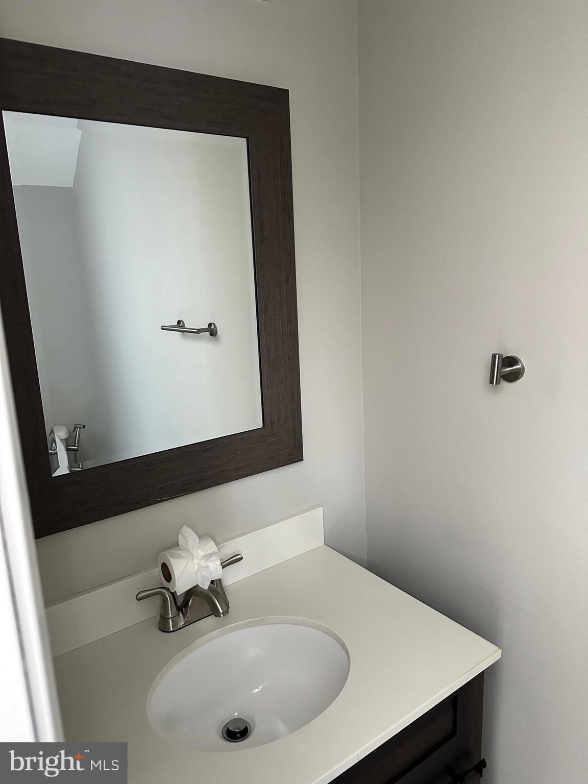 ASHTON GLEN - Residential Lease