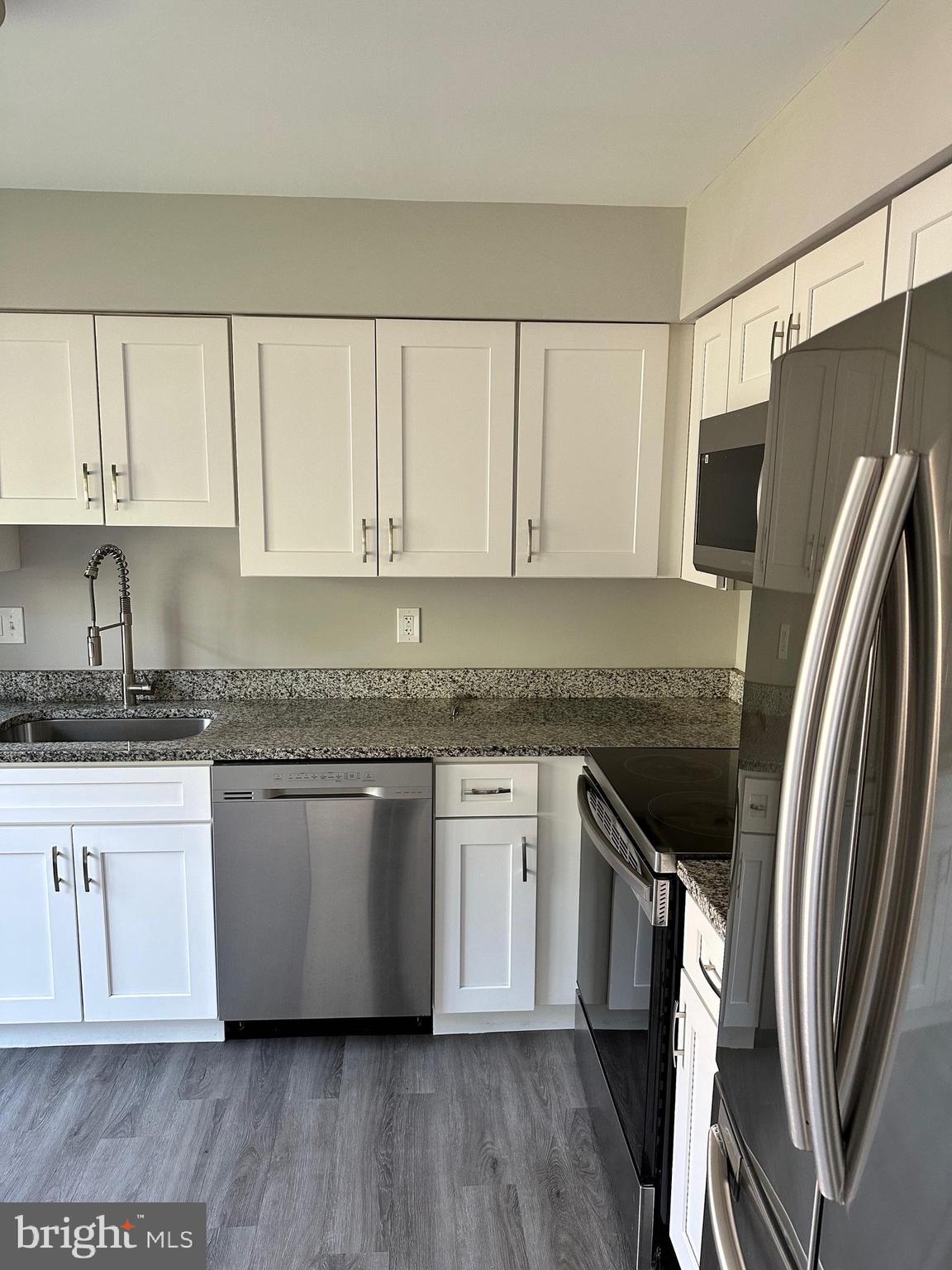 ASHTON GLEN - Residential Lease