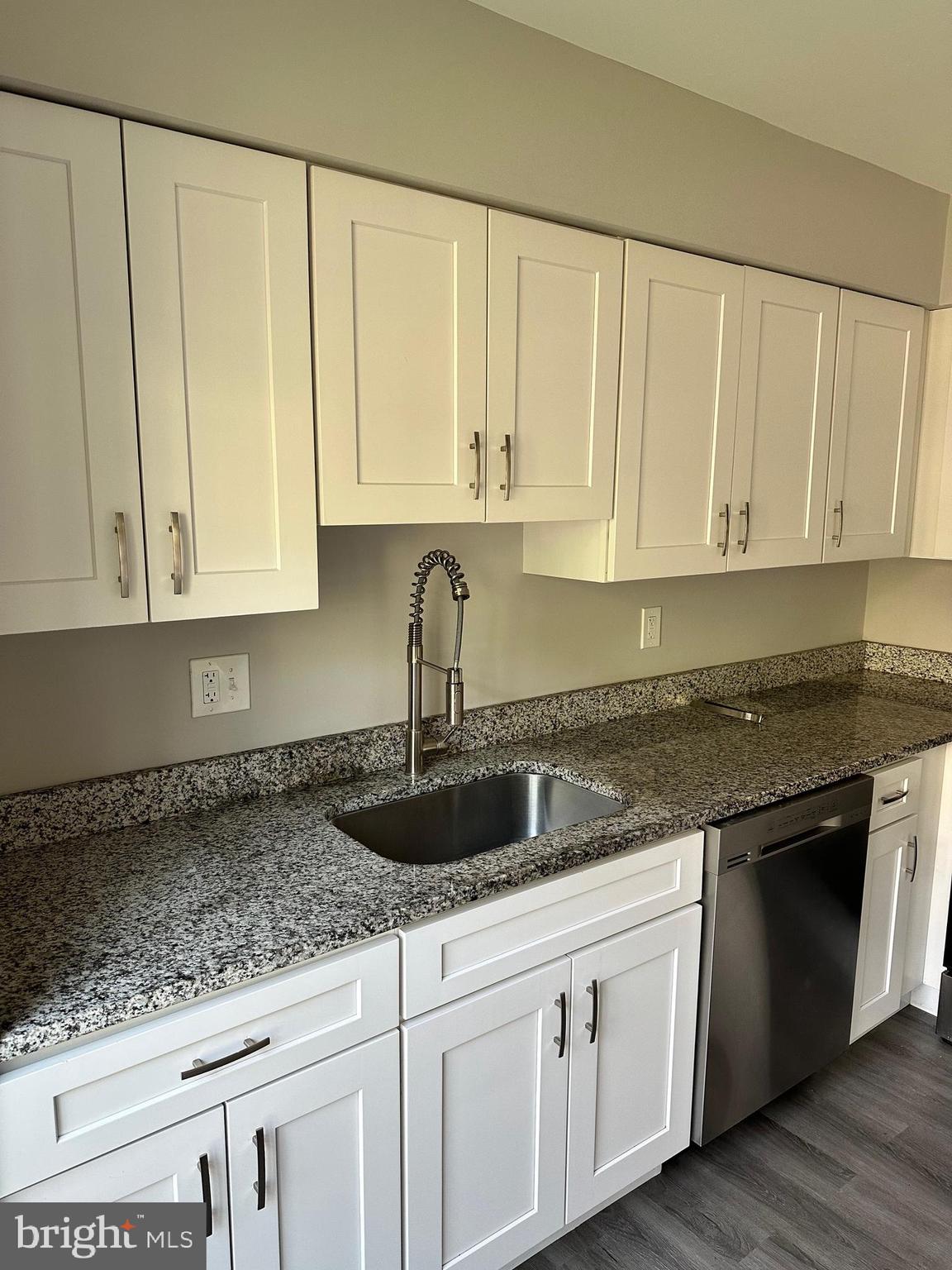 ASHTON GLEN - Residential Lease