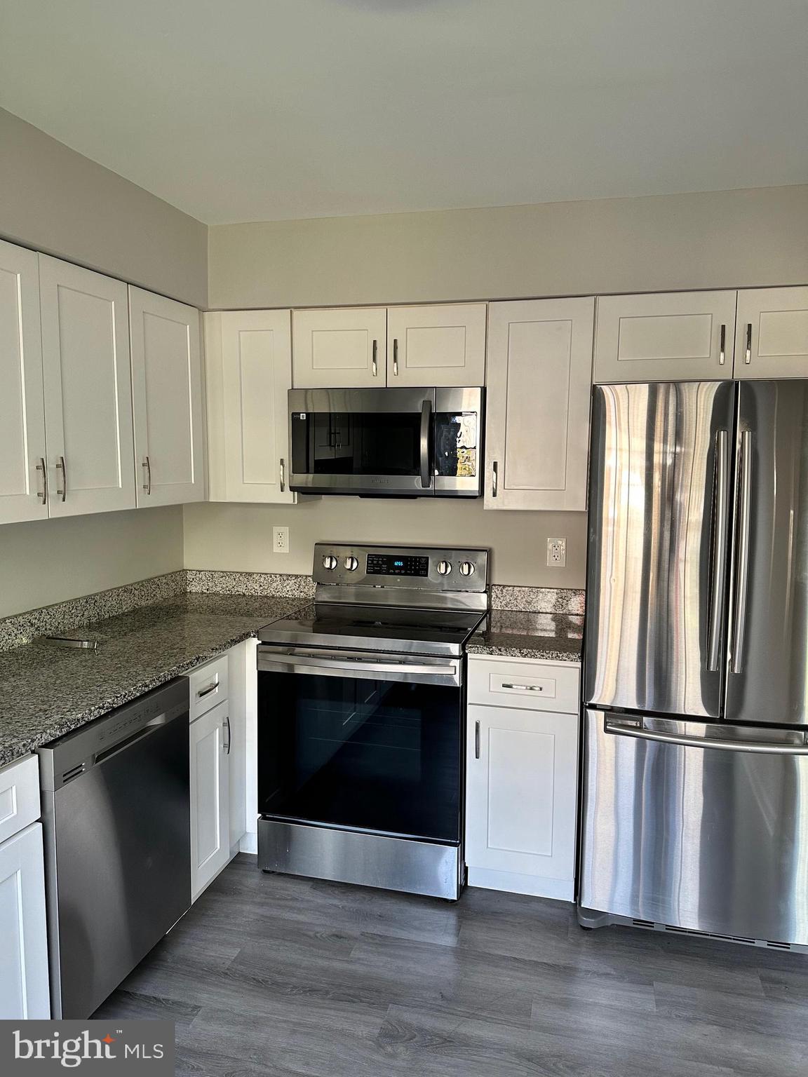 ASHTON GLEN - Residential Lease