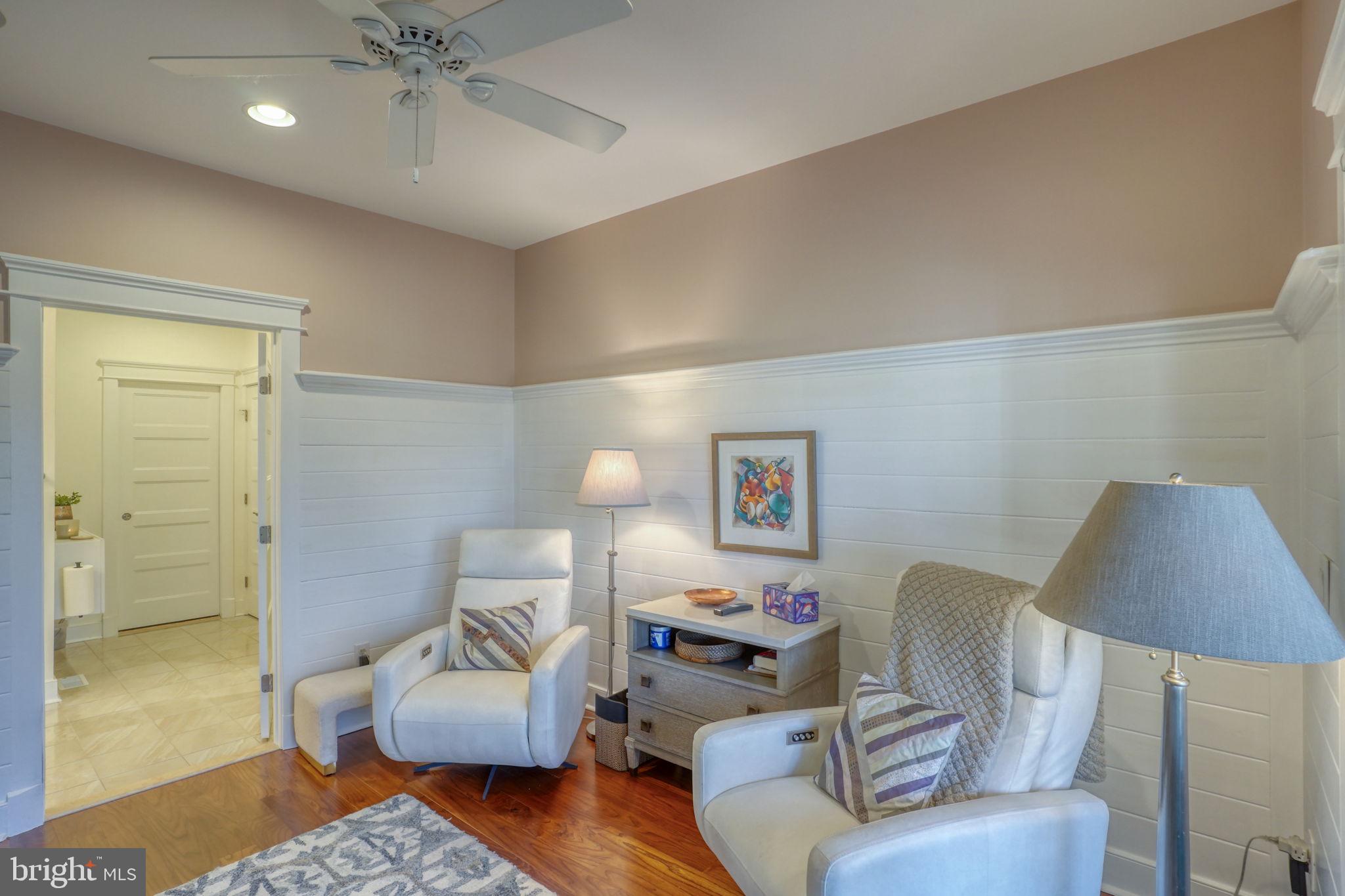 WOODS COVE - Residential