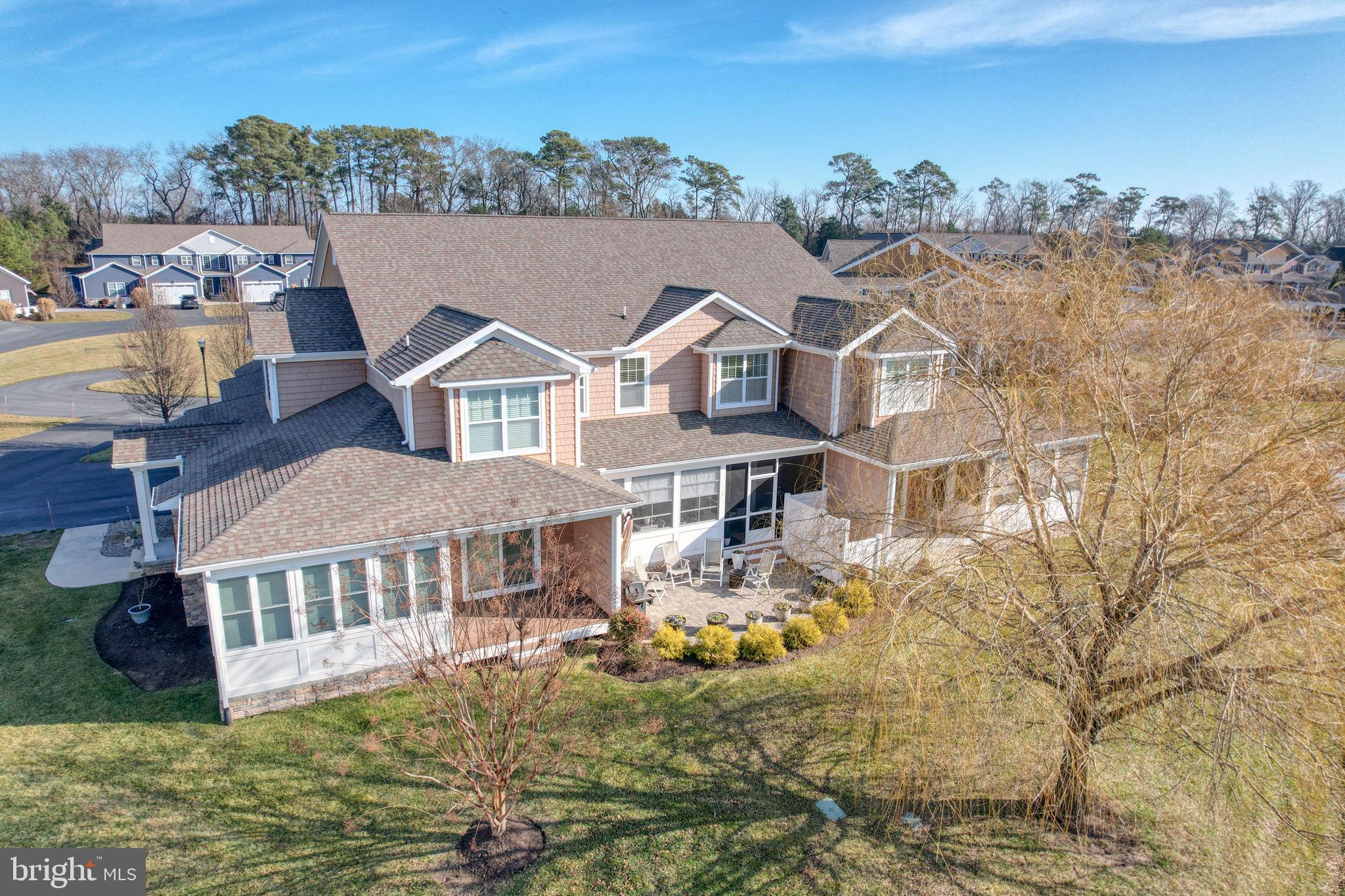 WOODS COVE - Residential