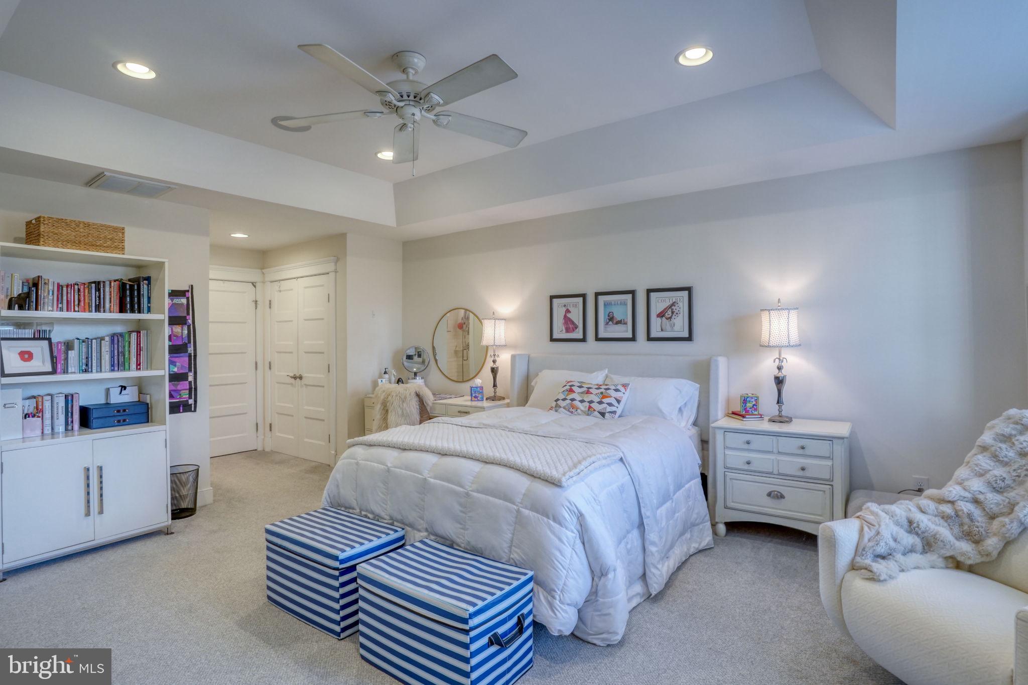 WOODS COVE - Residential