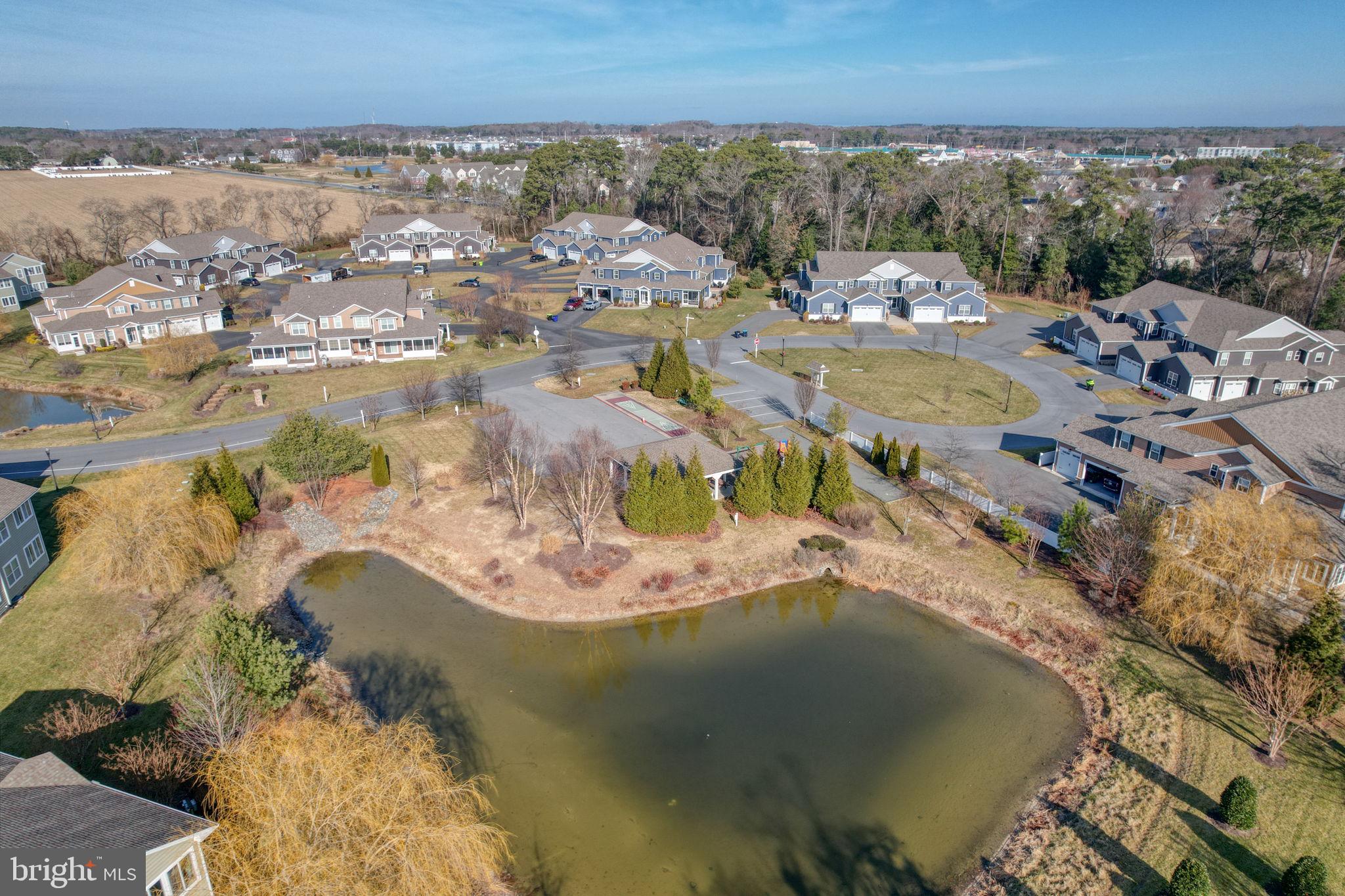 WOODS COVE - Residential