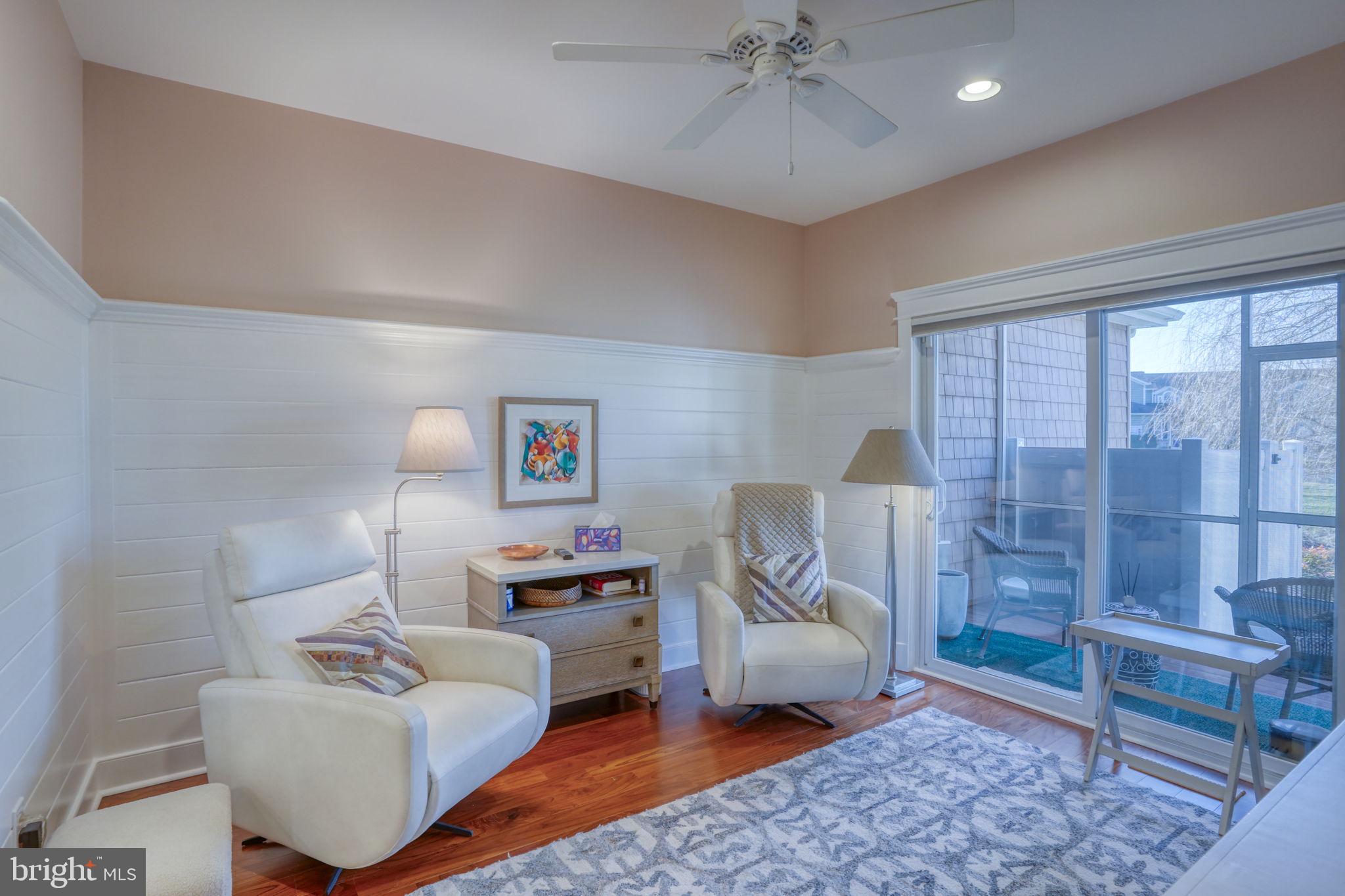 WOODS COVE - Residential