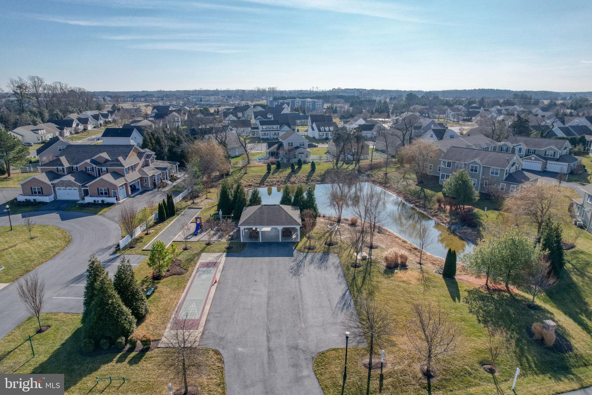 WOODS COVE - Residential
