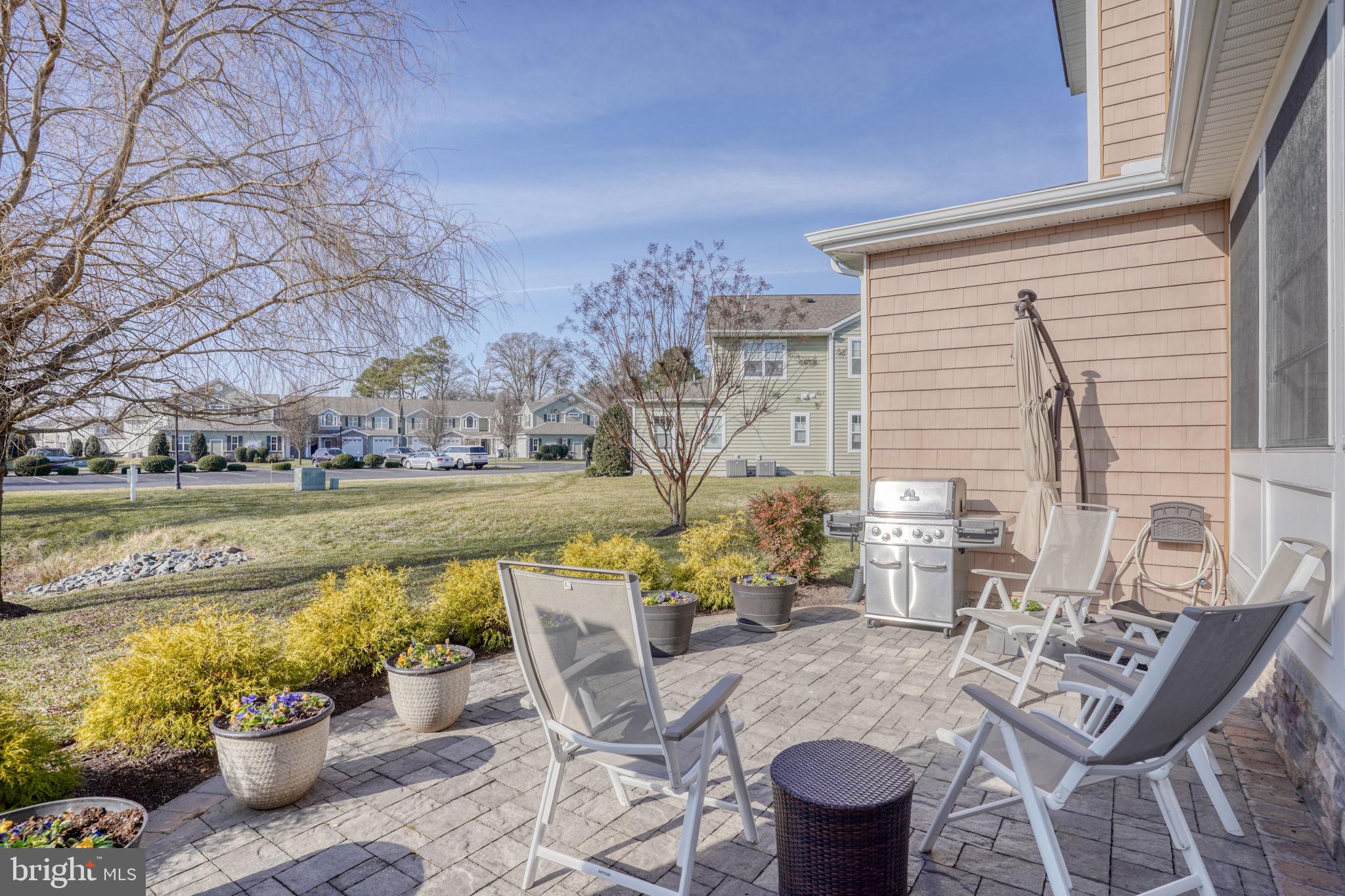 WOODS COVE - Residential