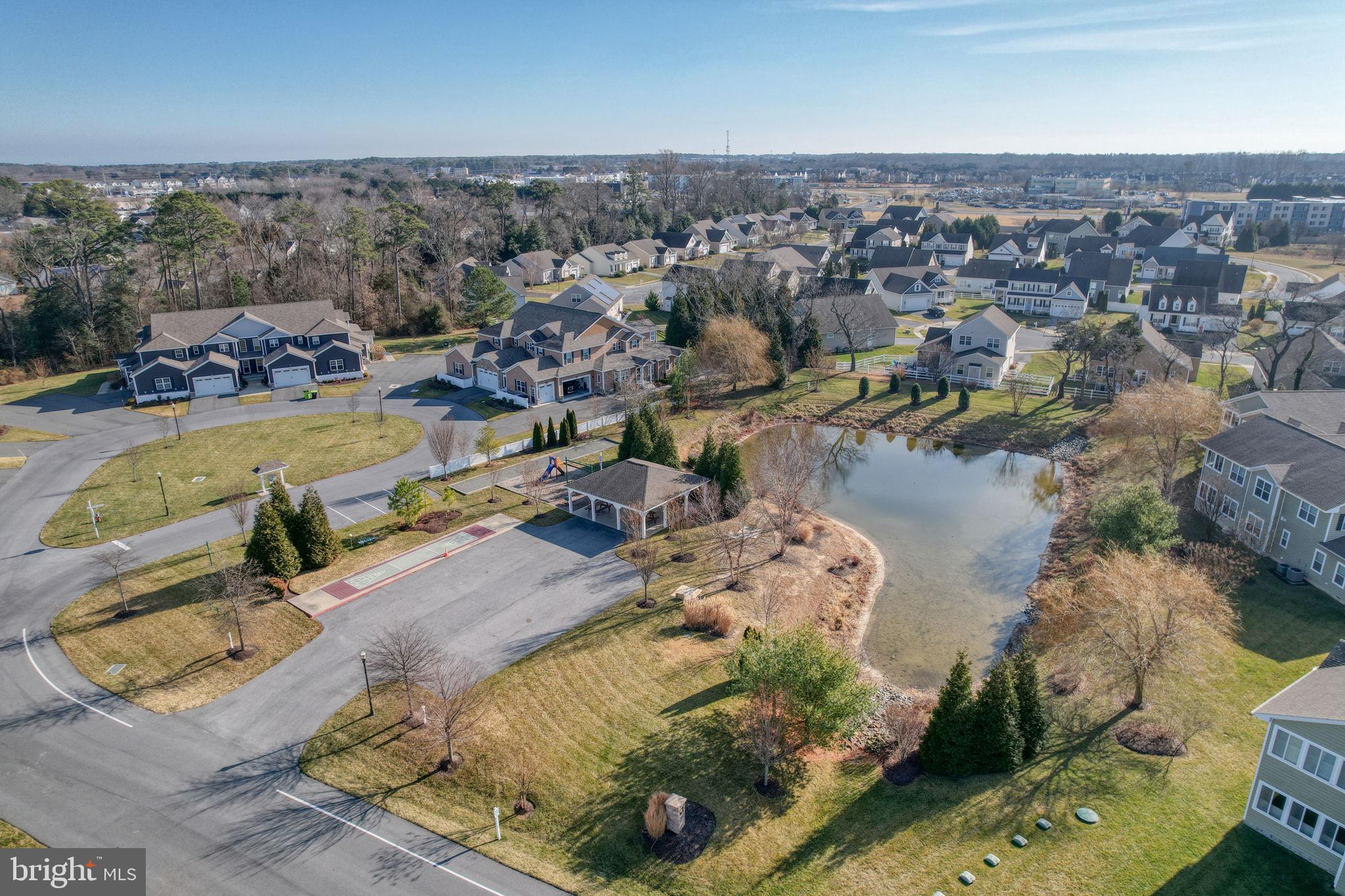 WOODS COVE - Residential