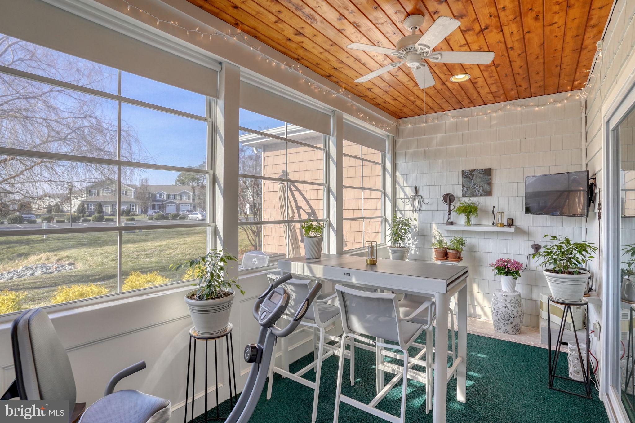 WOODS COVE - Residential
