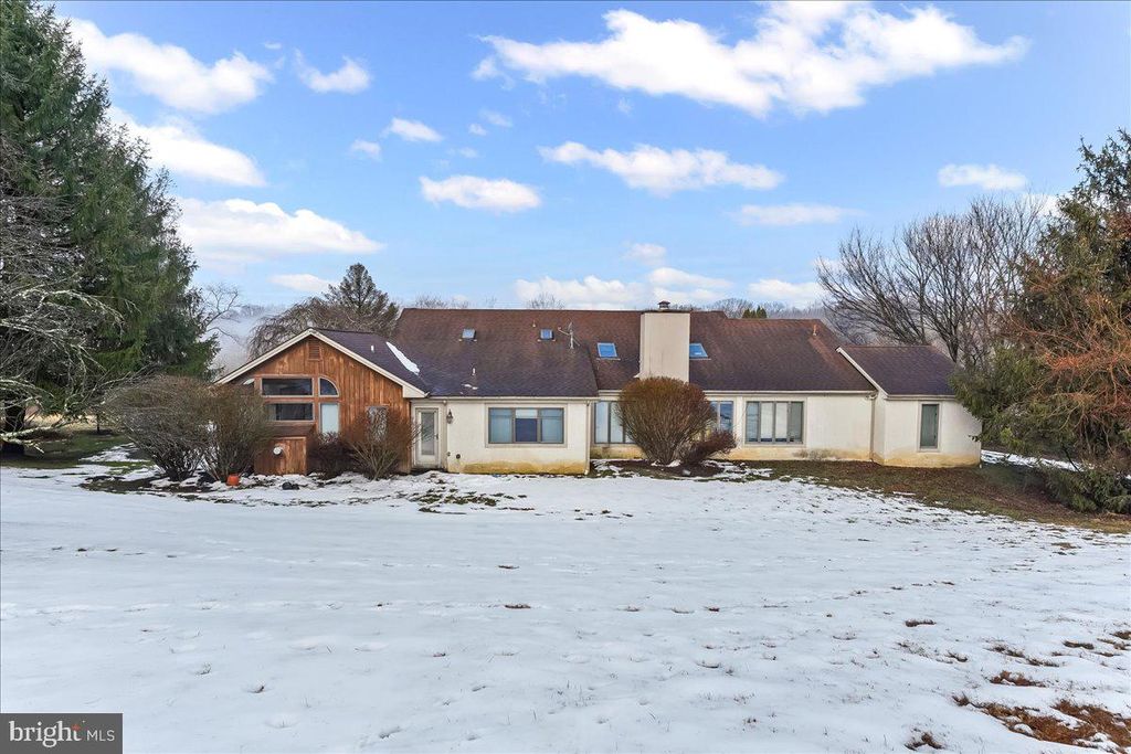 Photo of 531 Chandler Mill Road, KENNETT SQUARE, PA 19348 (MLS # PACT2117570)
