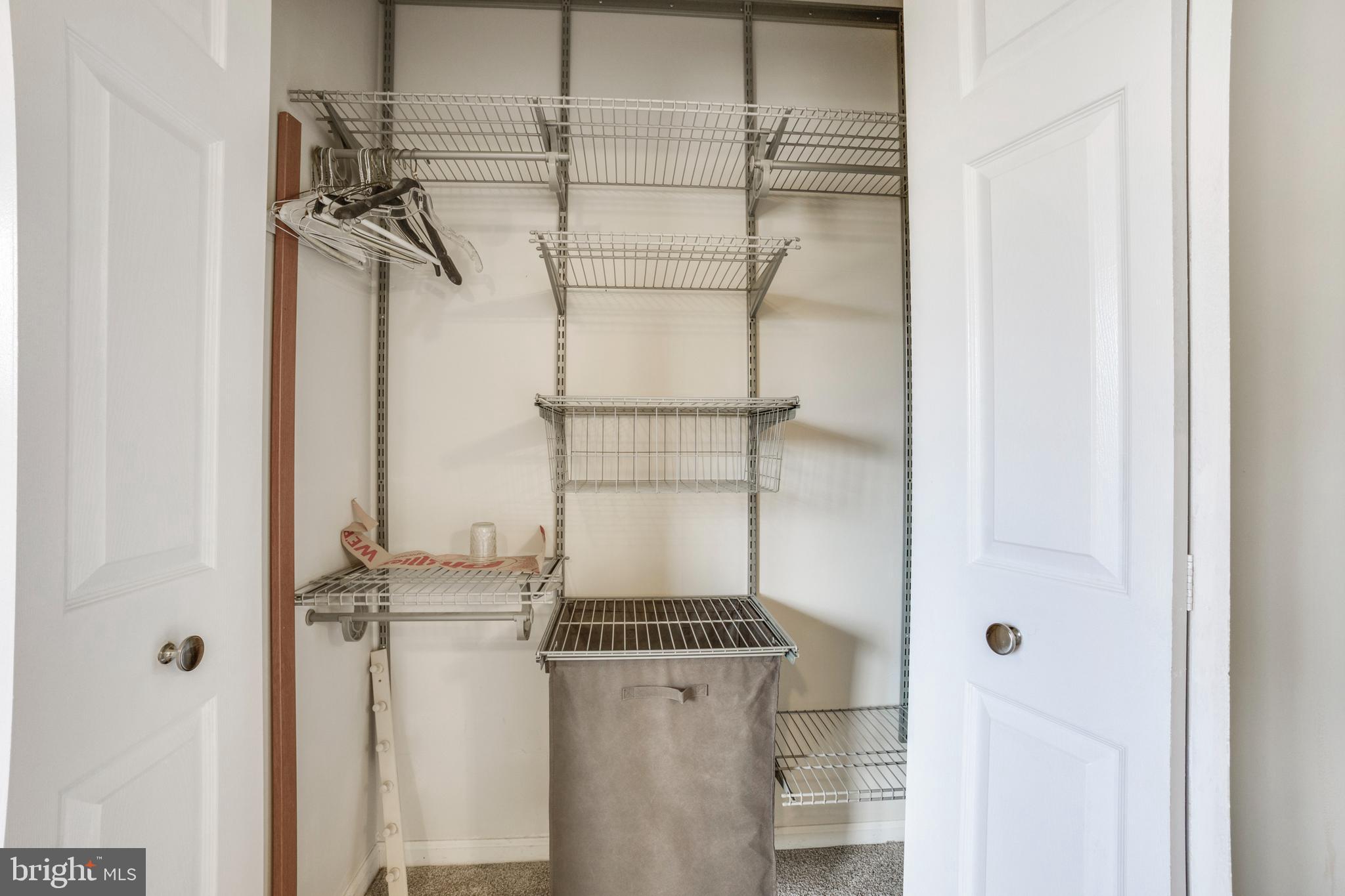 COUNTRY BEND - Residential