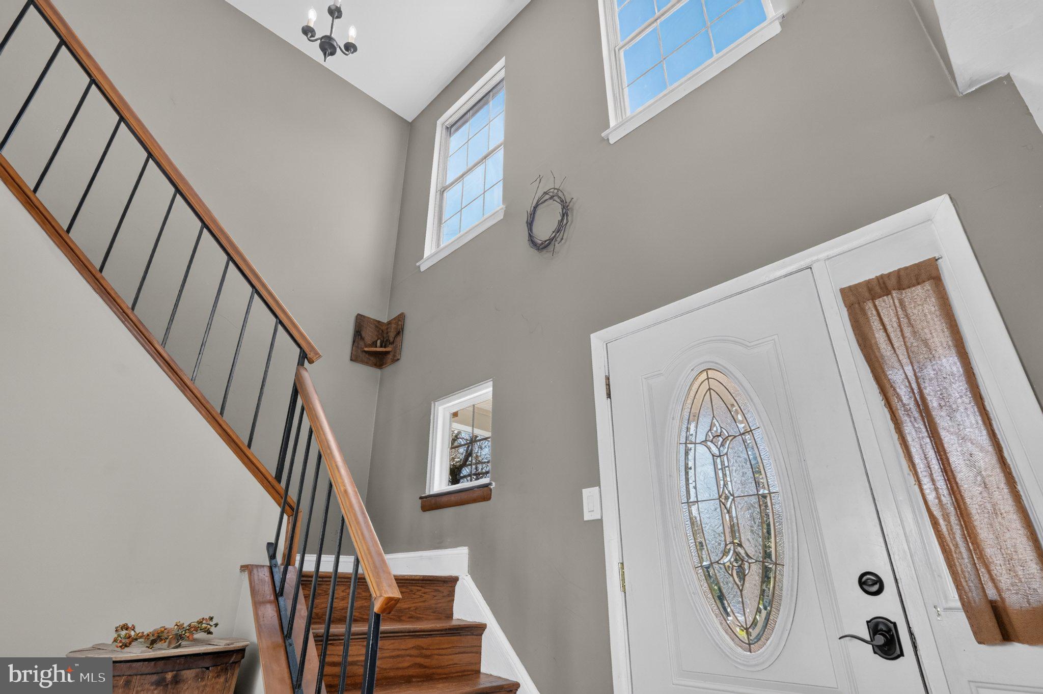 9401 PRIMROSE VIEW COURT