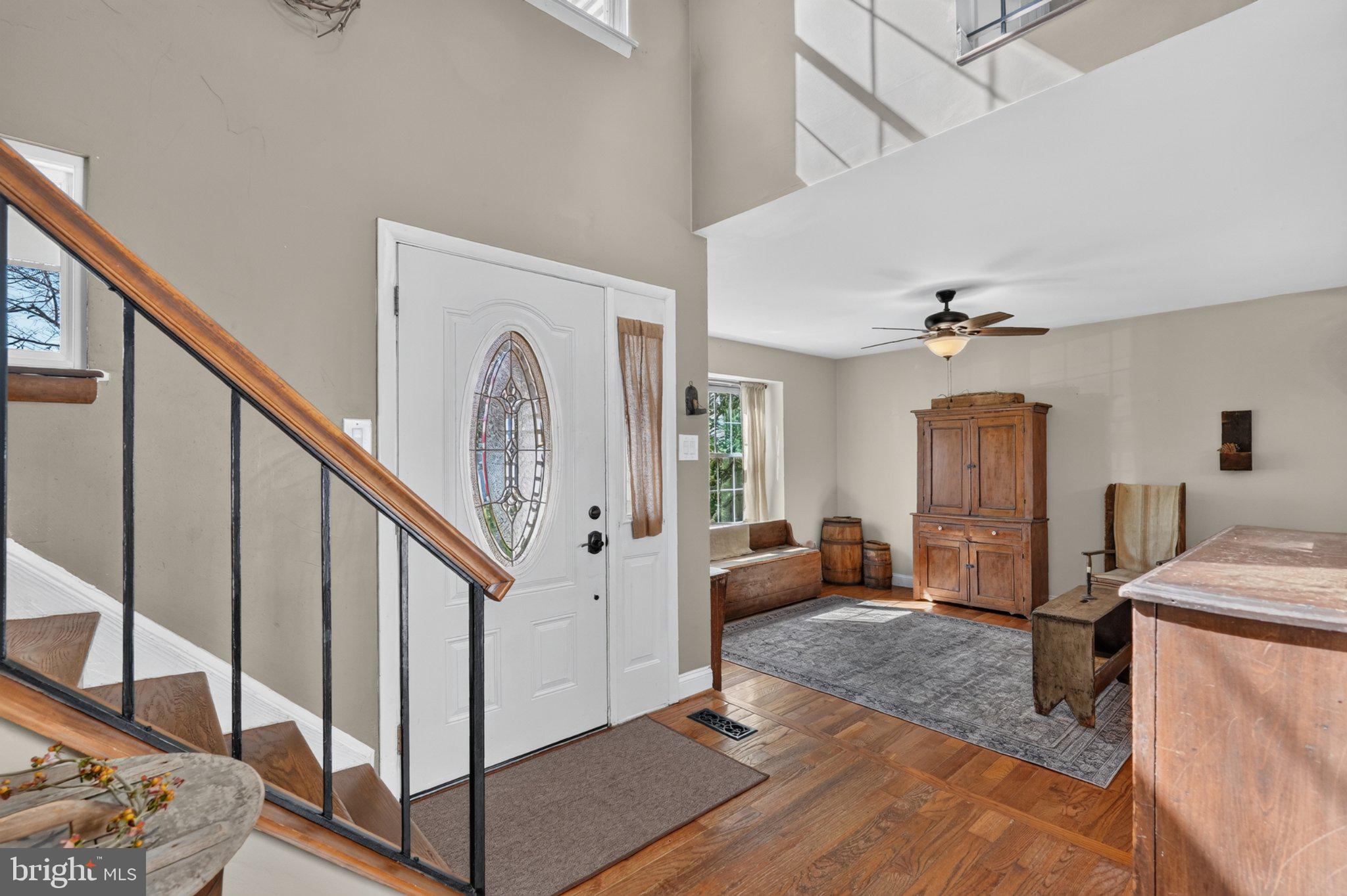 9401 PRIMROSE VIEW COURT