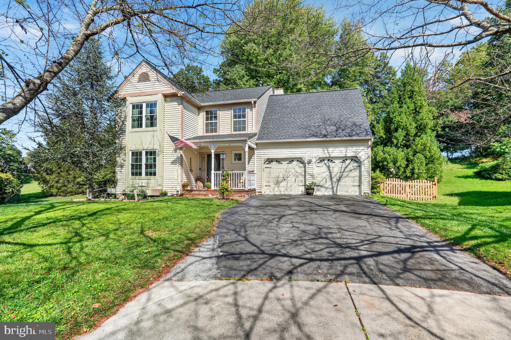 9401 PRIMROSE VIEW COURT