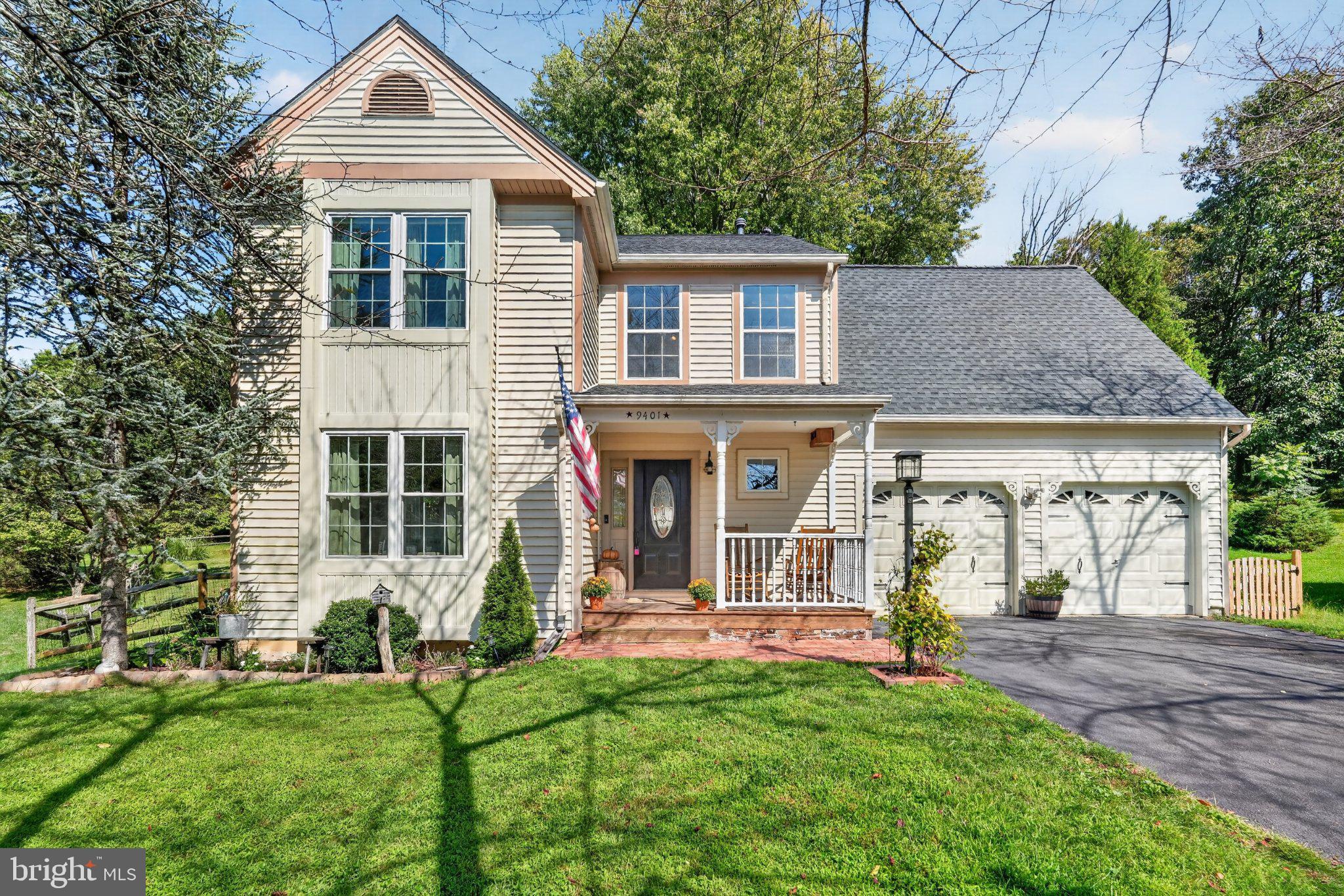 9401 PRIMROSE VIEW COURT