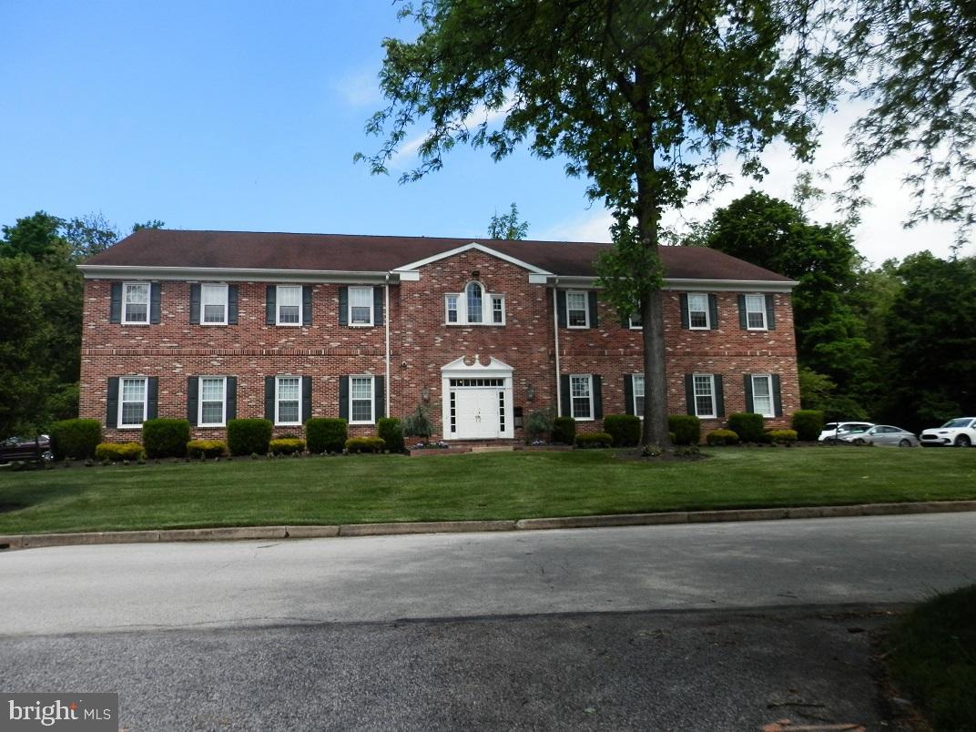 Approximately 1,600 sf 2nd floor office space in Chesley Office Complex. 4 offices, kitchenette and large open area. Cat5 wired for internet service. Great parking. Asking $22.50/sf plus telephone, internet, proportionate share of electric, which already includes proportionate share of common area maintenance; OR approximately 2,500 sf available at $21.50/sf. Finely renovated office building with nice amenities. Convenient to the Blue Route and Baltimore Pike. Great for law firm, accounting, insurance, etc.