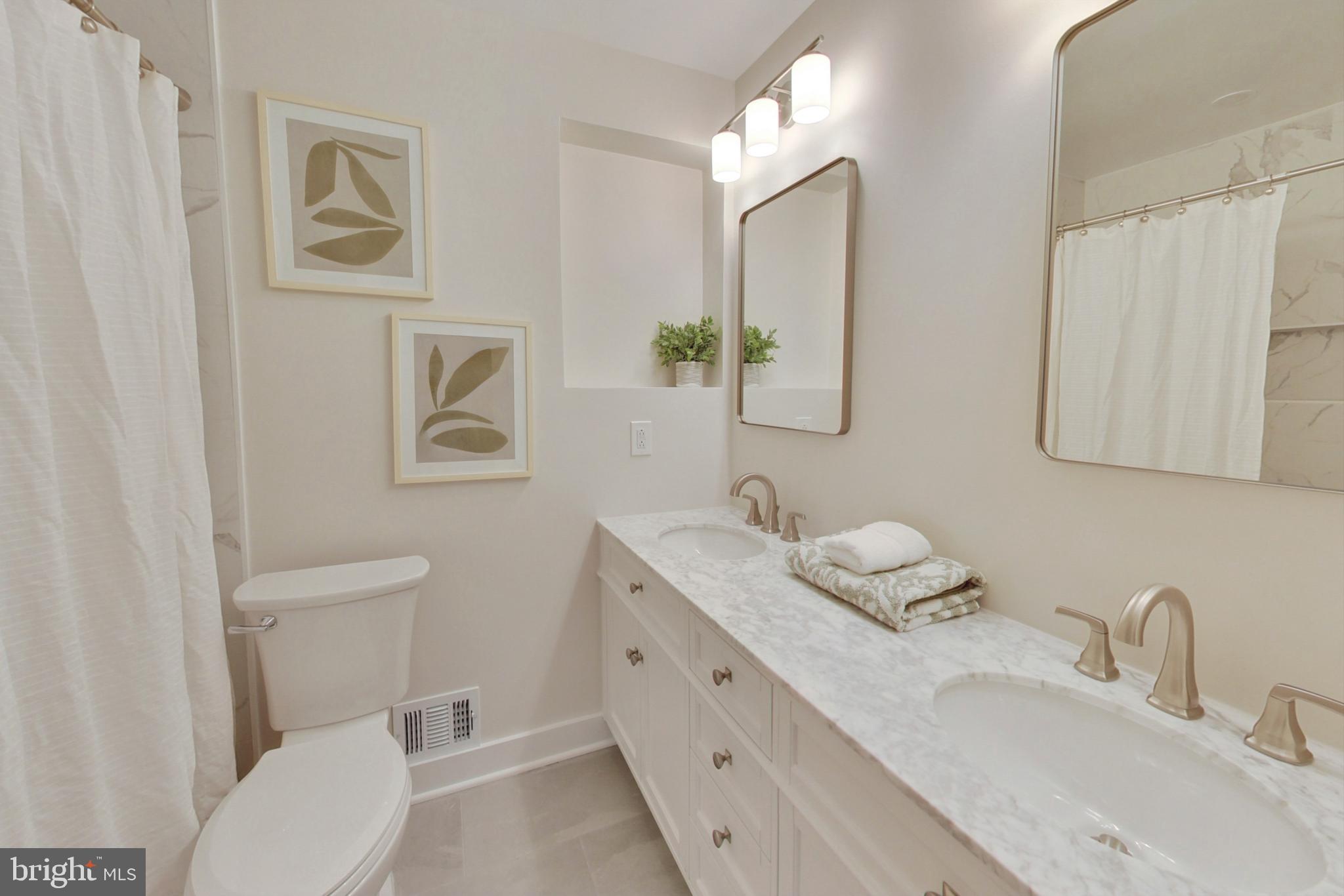 COLLEGE PARK WOODS - Residential