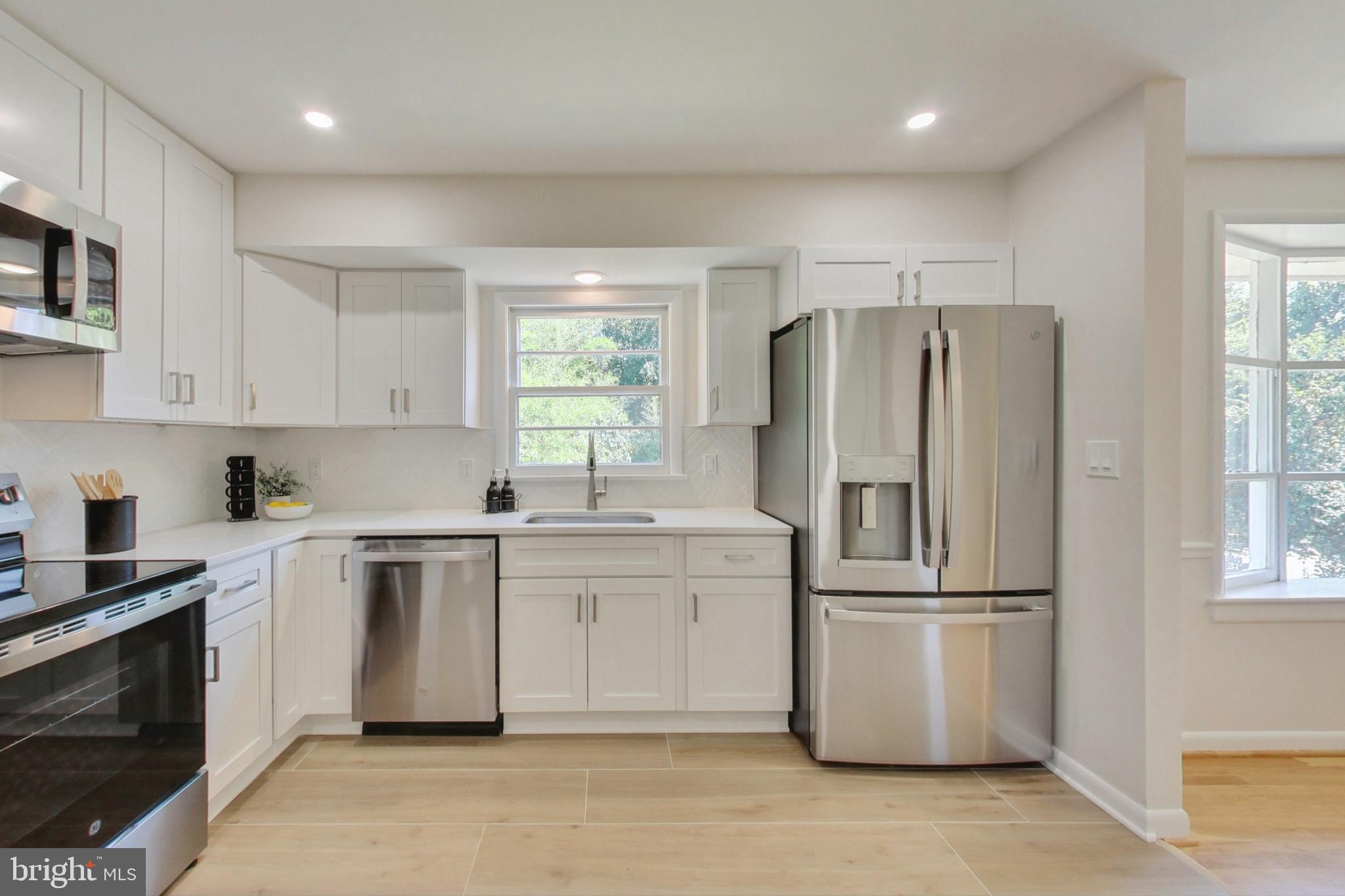 COLLEGE PARK WOODS - Residential